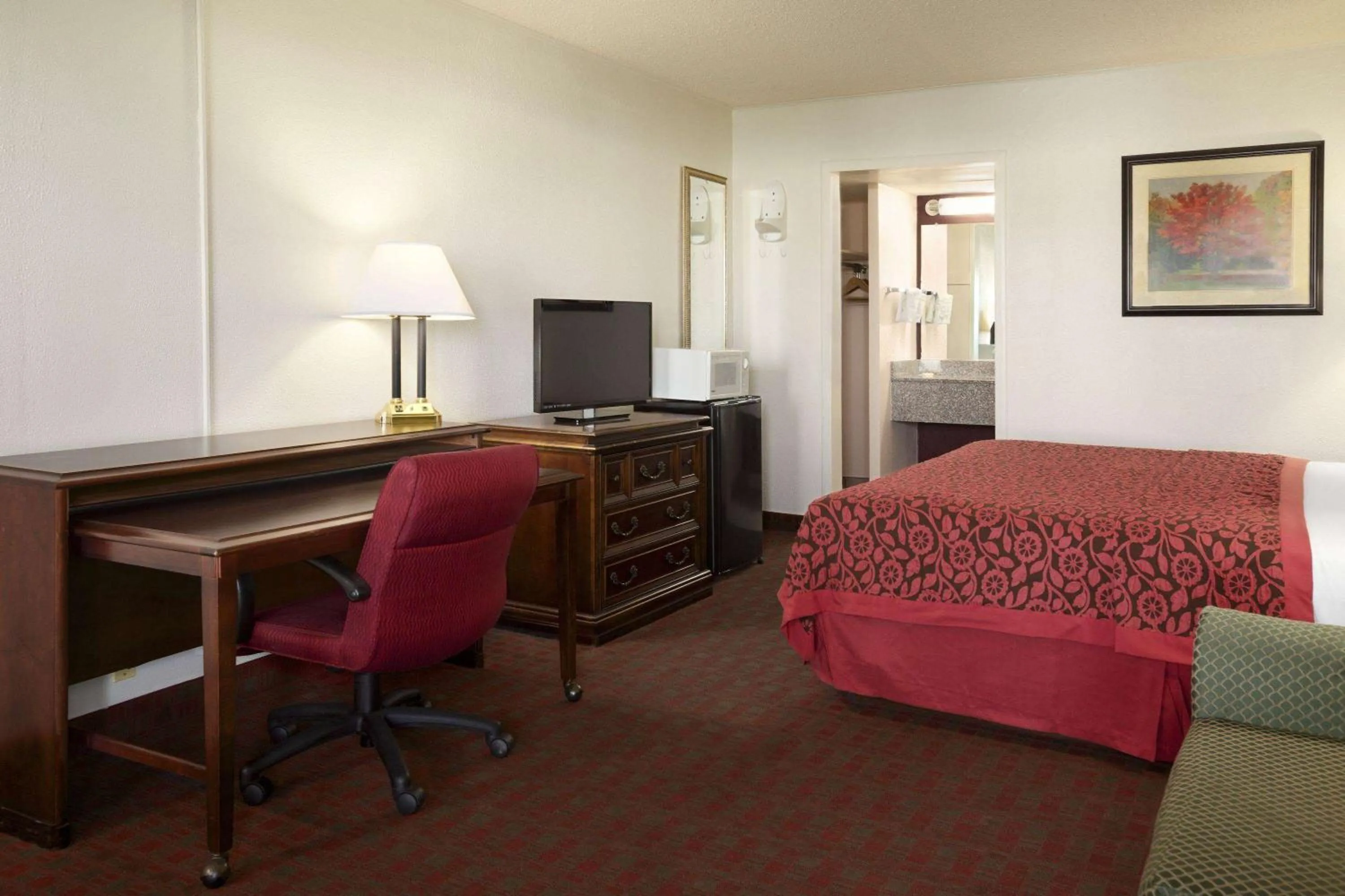 Photo of the whole room, Bed in Days Inn by Wyndham Santa Fe New Mexico