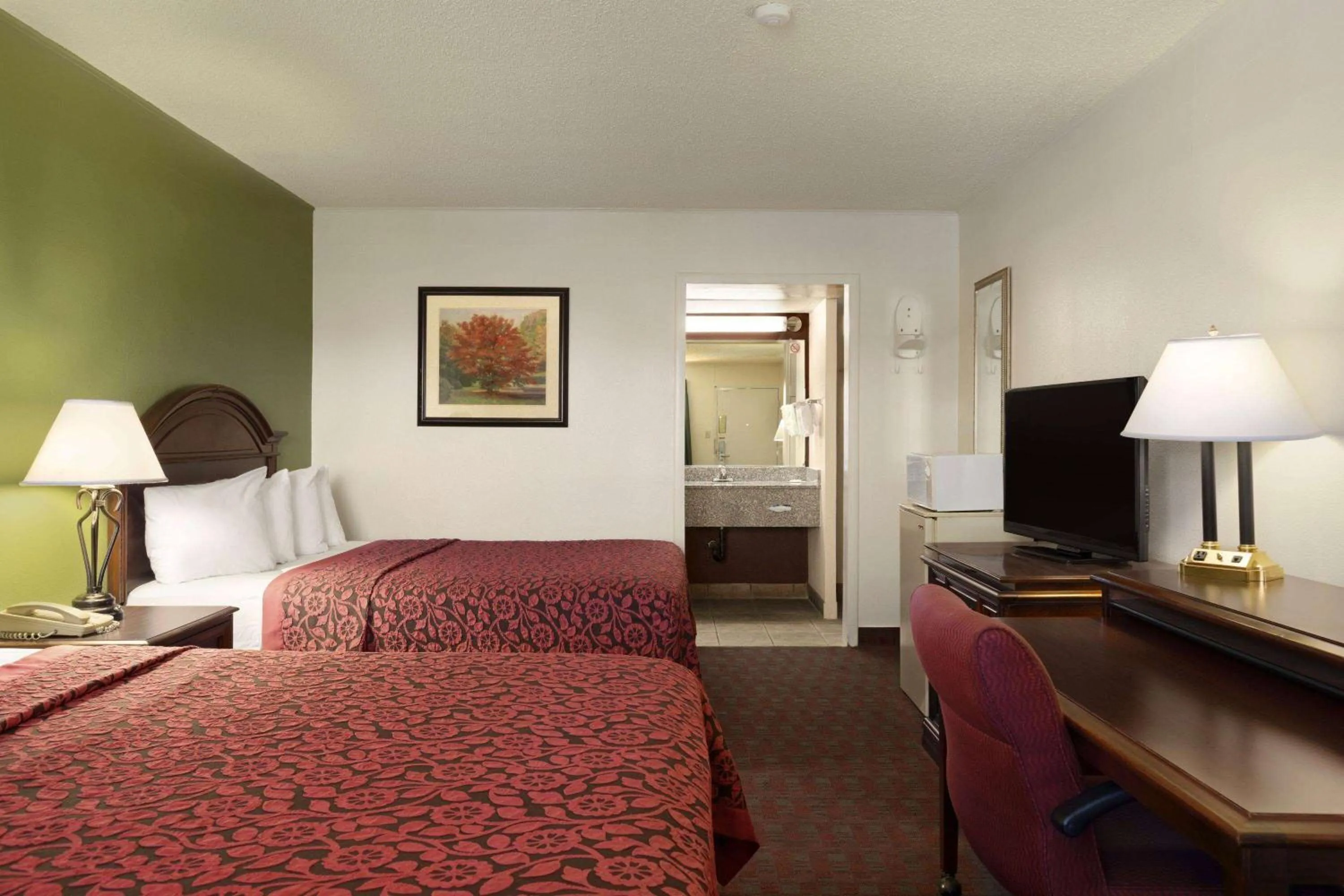 Photo of the whole room, Bed in Days Inn by Wyndham Santa Fe New Mexico