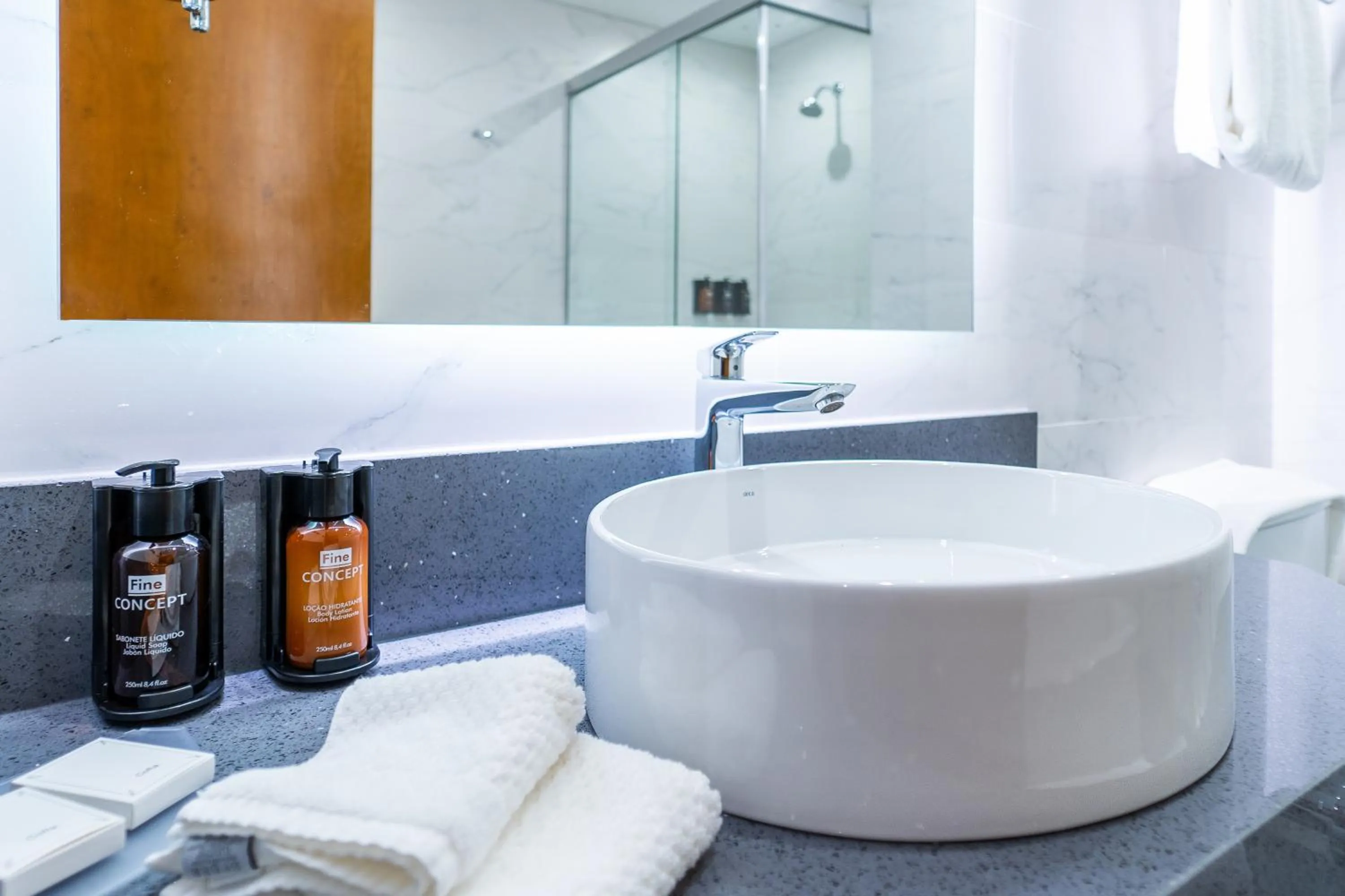 Bathroom in Crowne Plaza Asunción by IHG