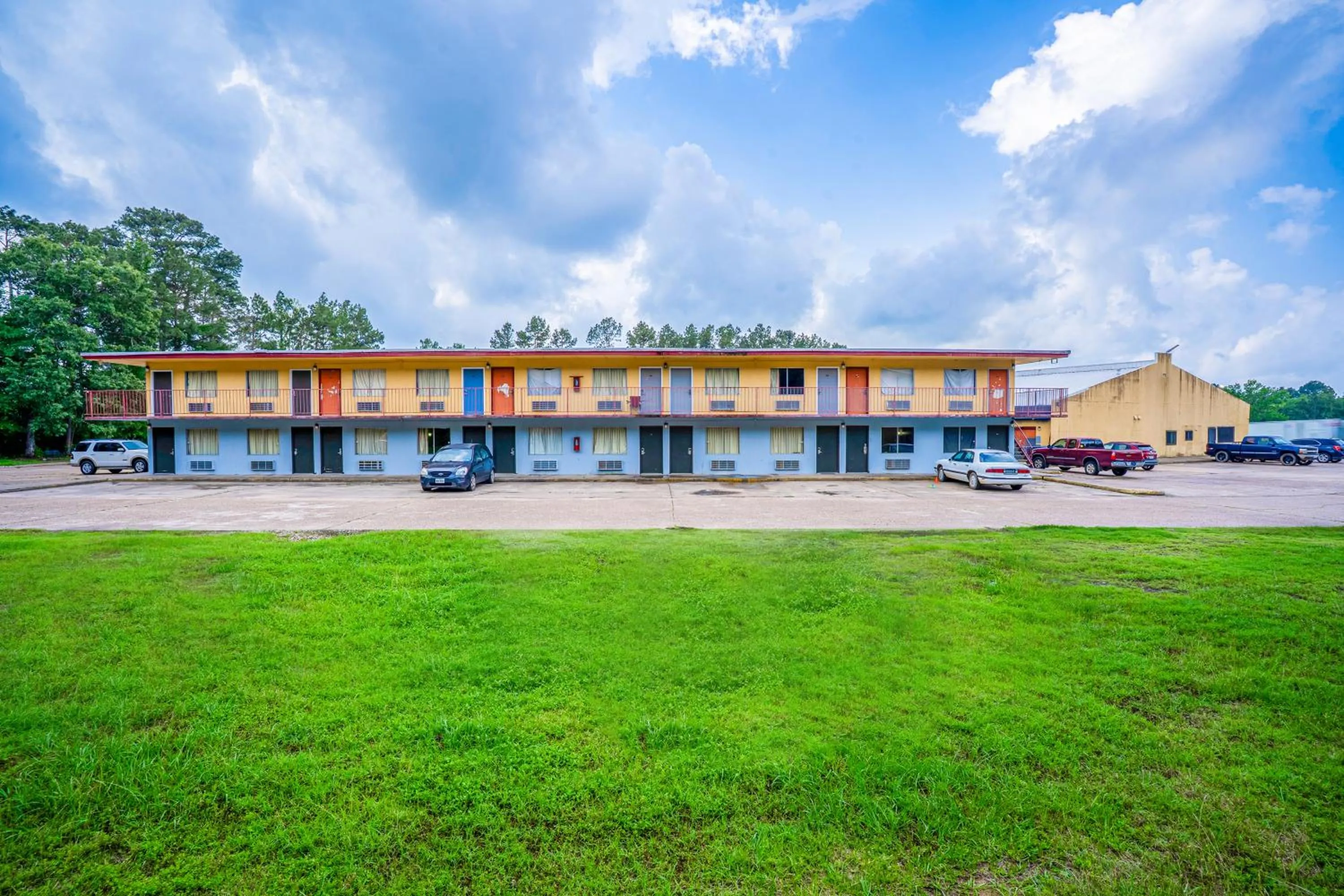 Facade/entrance in Economy Inn By OYO Livingston TX Hwy 59