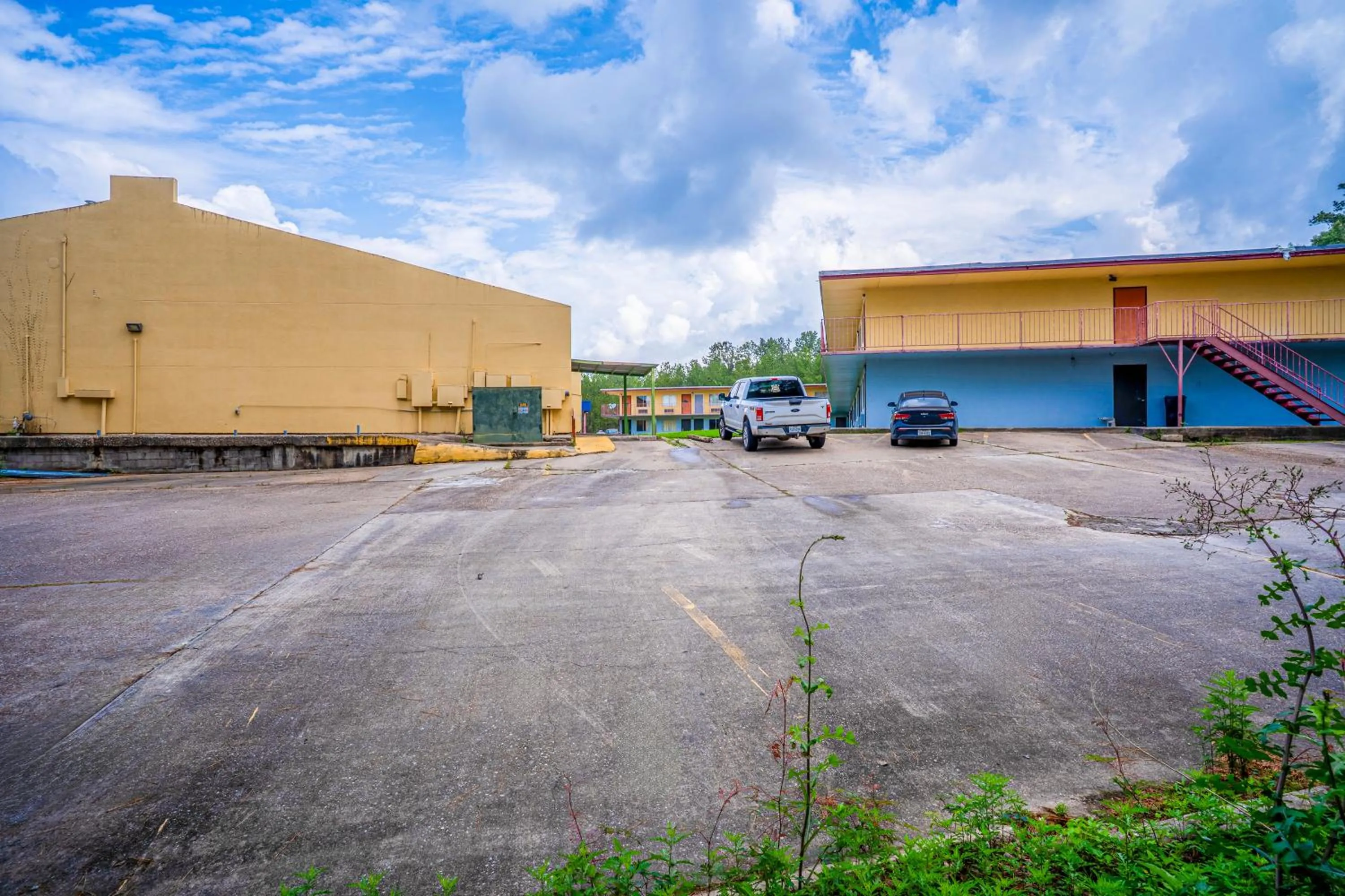 Parking in Economy Inn By OYO Livingston TX Hwy 59