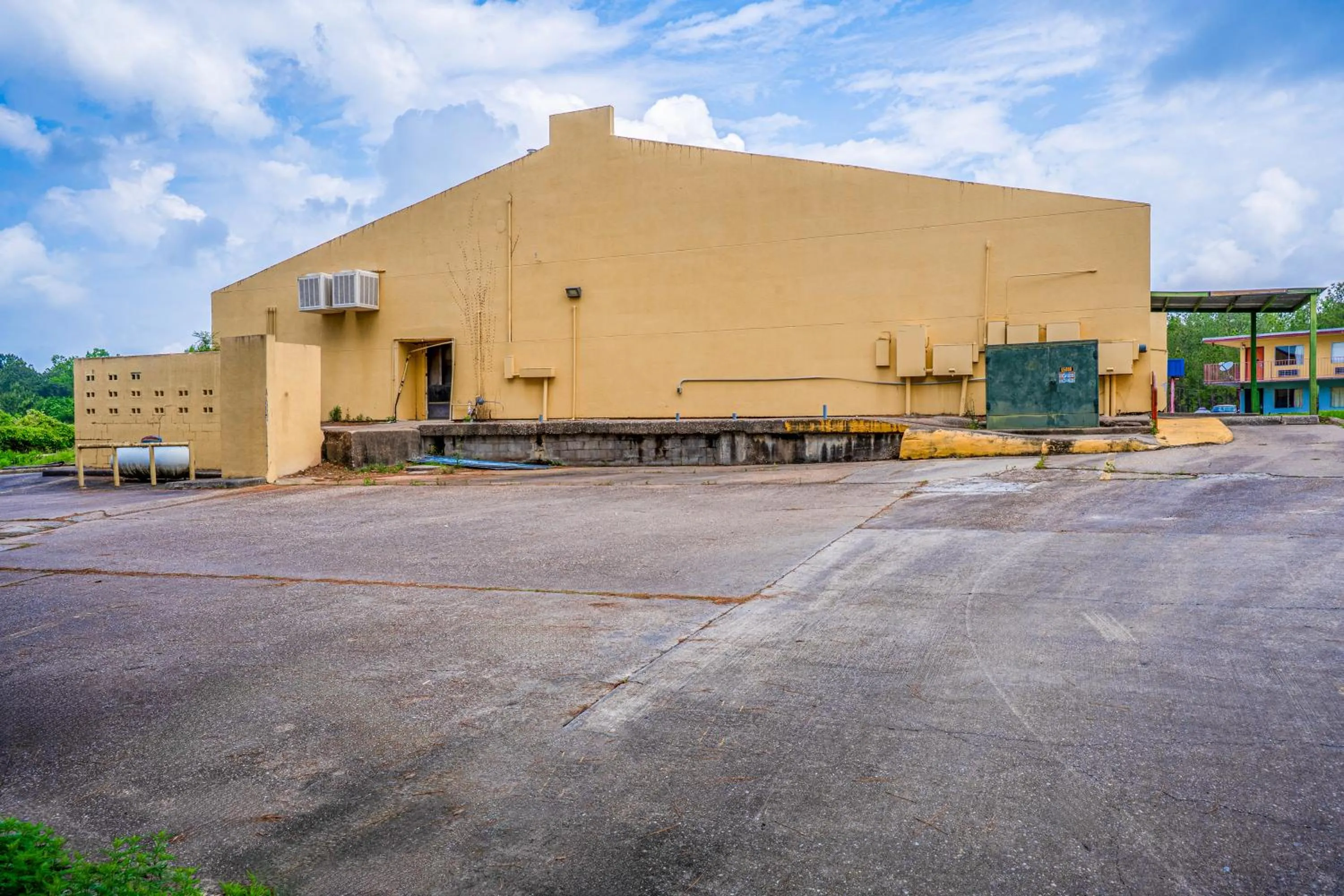 Facade/entrance in Economy Inn By OYO Livingston TX Hwy 59