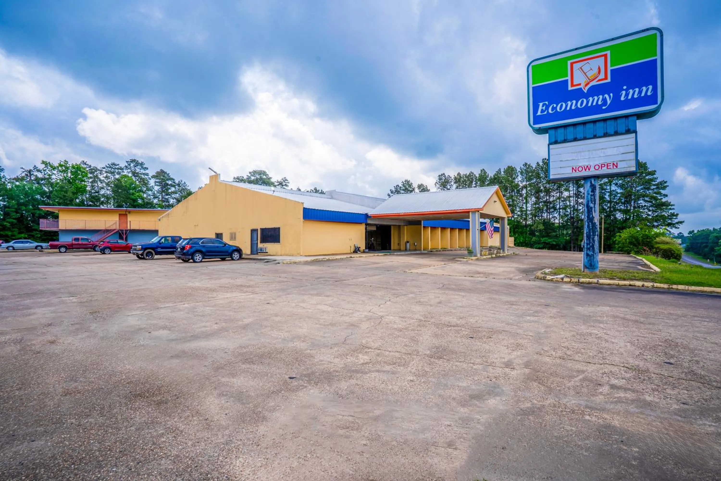 Facade/entrance in Economy Inn By OYO Livingston TX Hwy 59