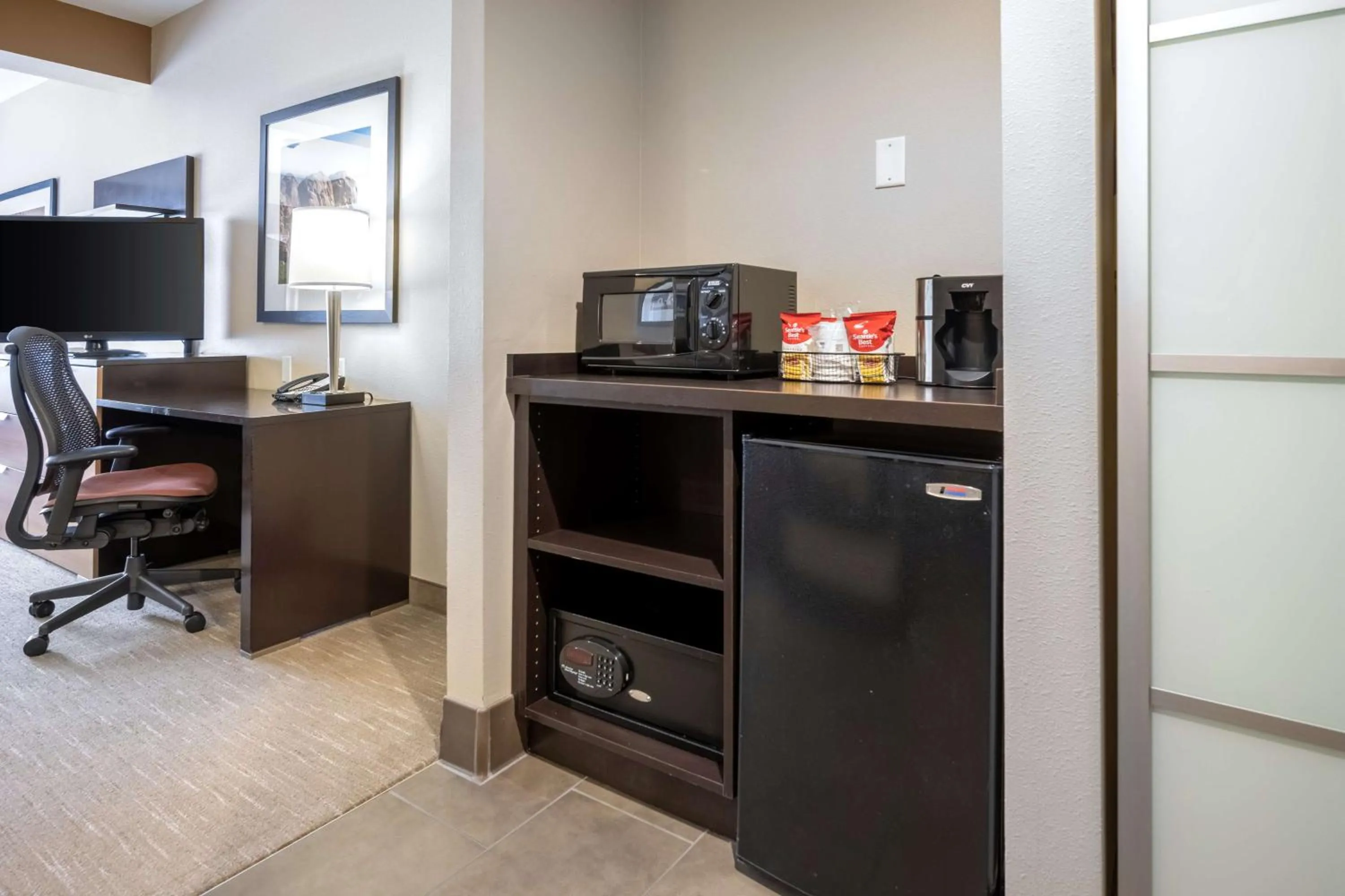 Bedroom in Best Western Premier Bryan College Station