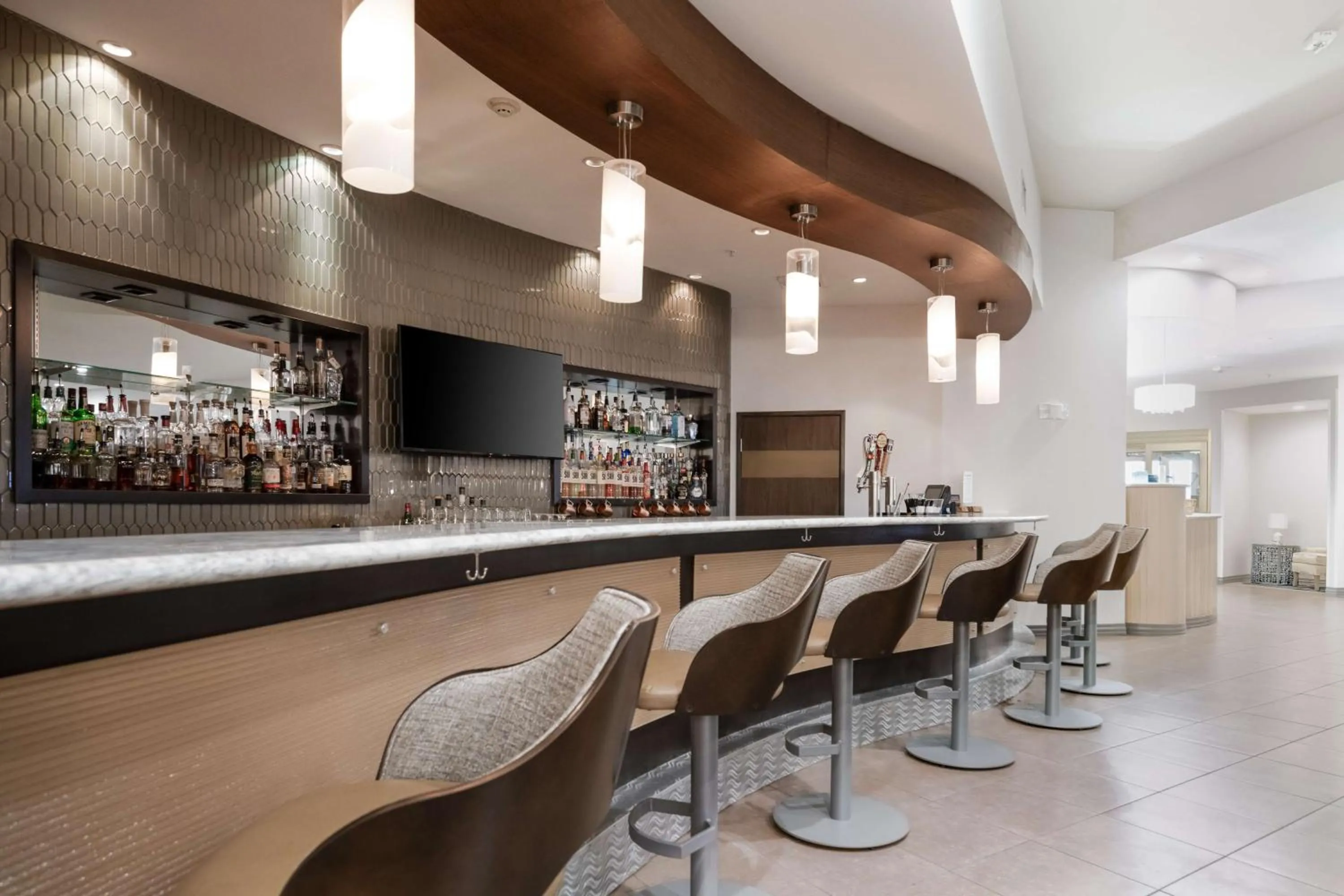 Lounge or bar in Best Western Premier Bryan College Station