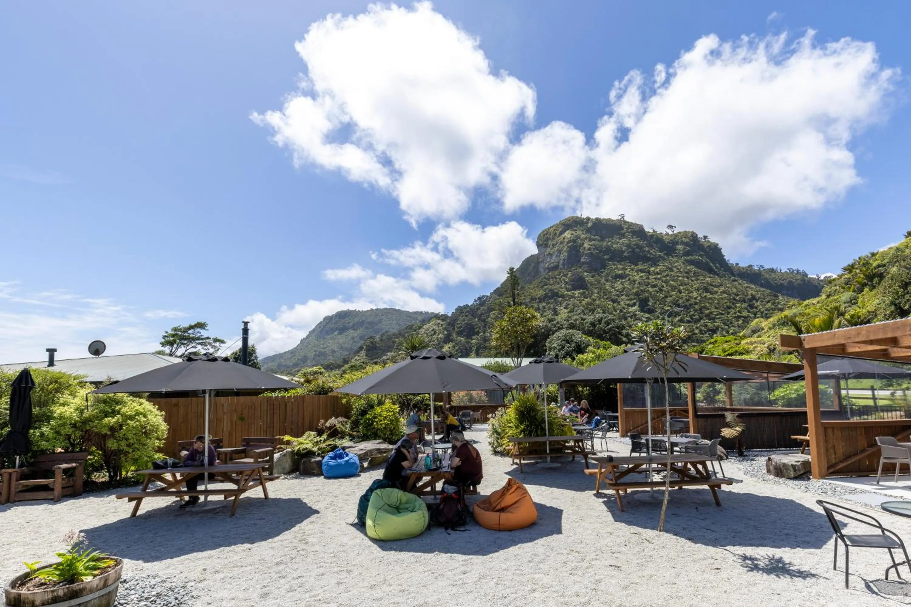Restaurant/places to eat in Punakaiki Rocks Hotel & Garden Bar