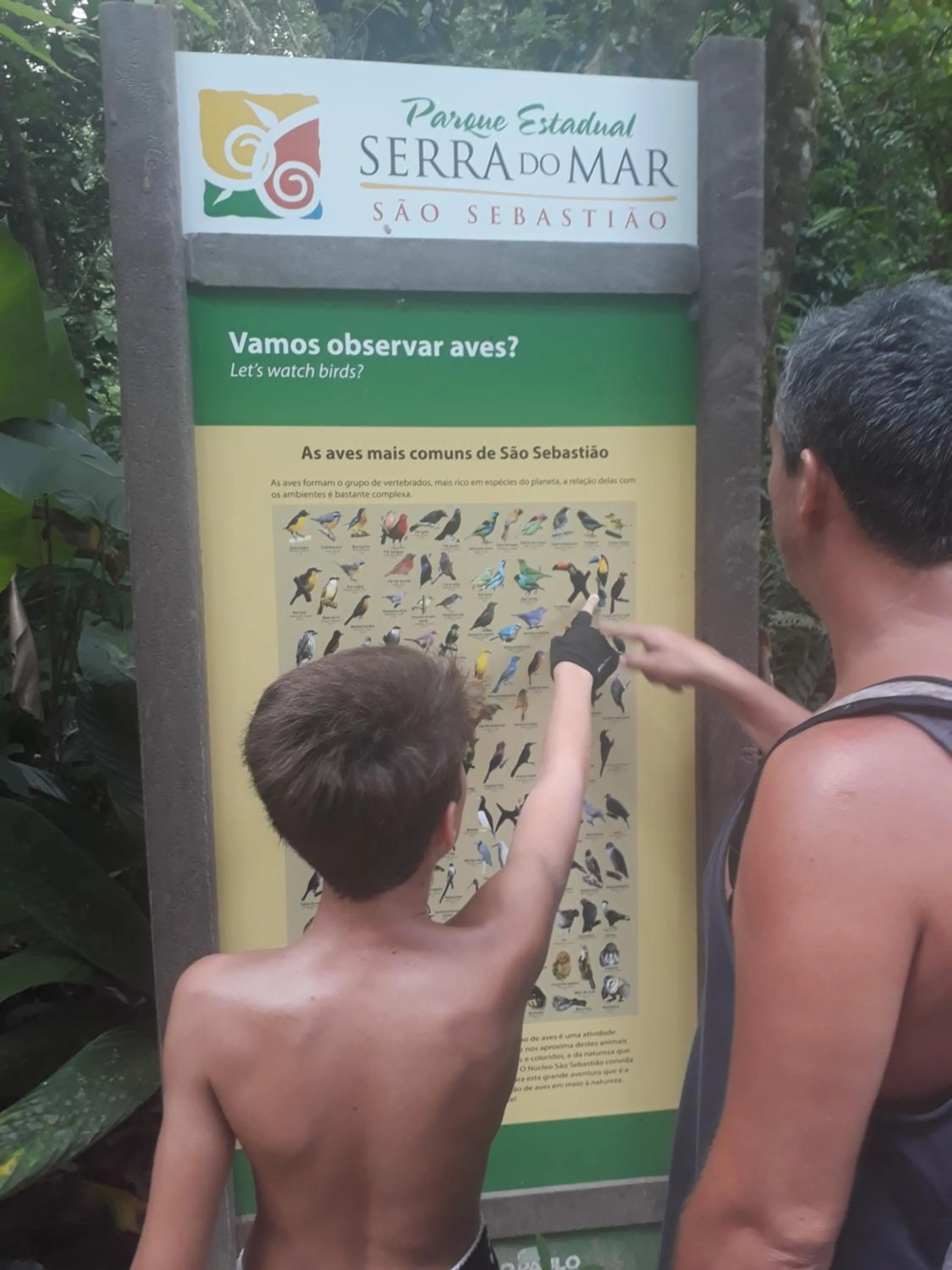 Alegria casa 3 dorms Cond Fechado churrasqueira piscina