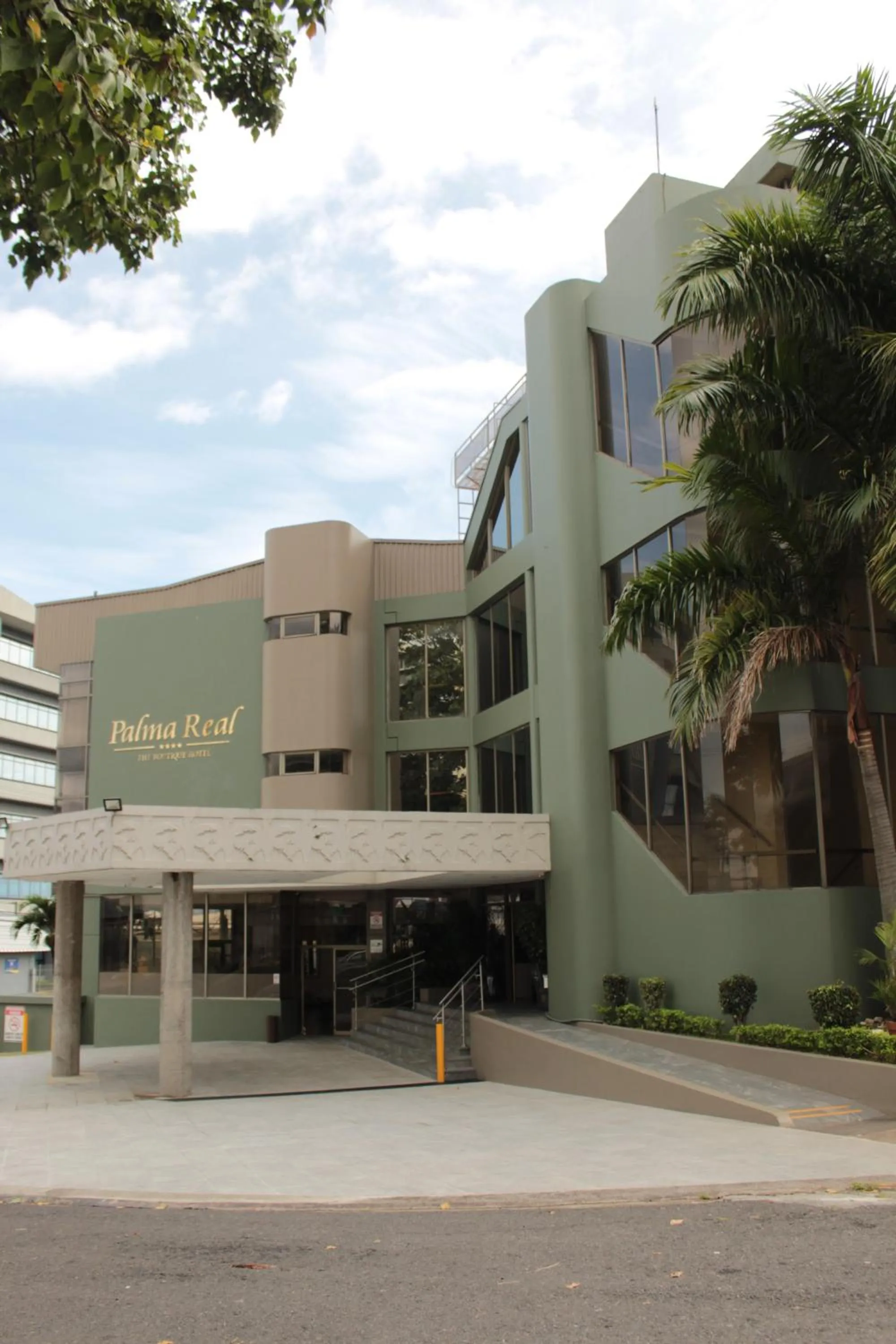 Property building in Hotel Palma Real