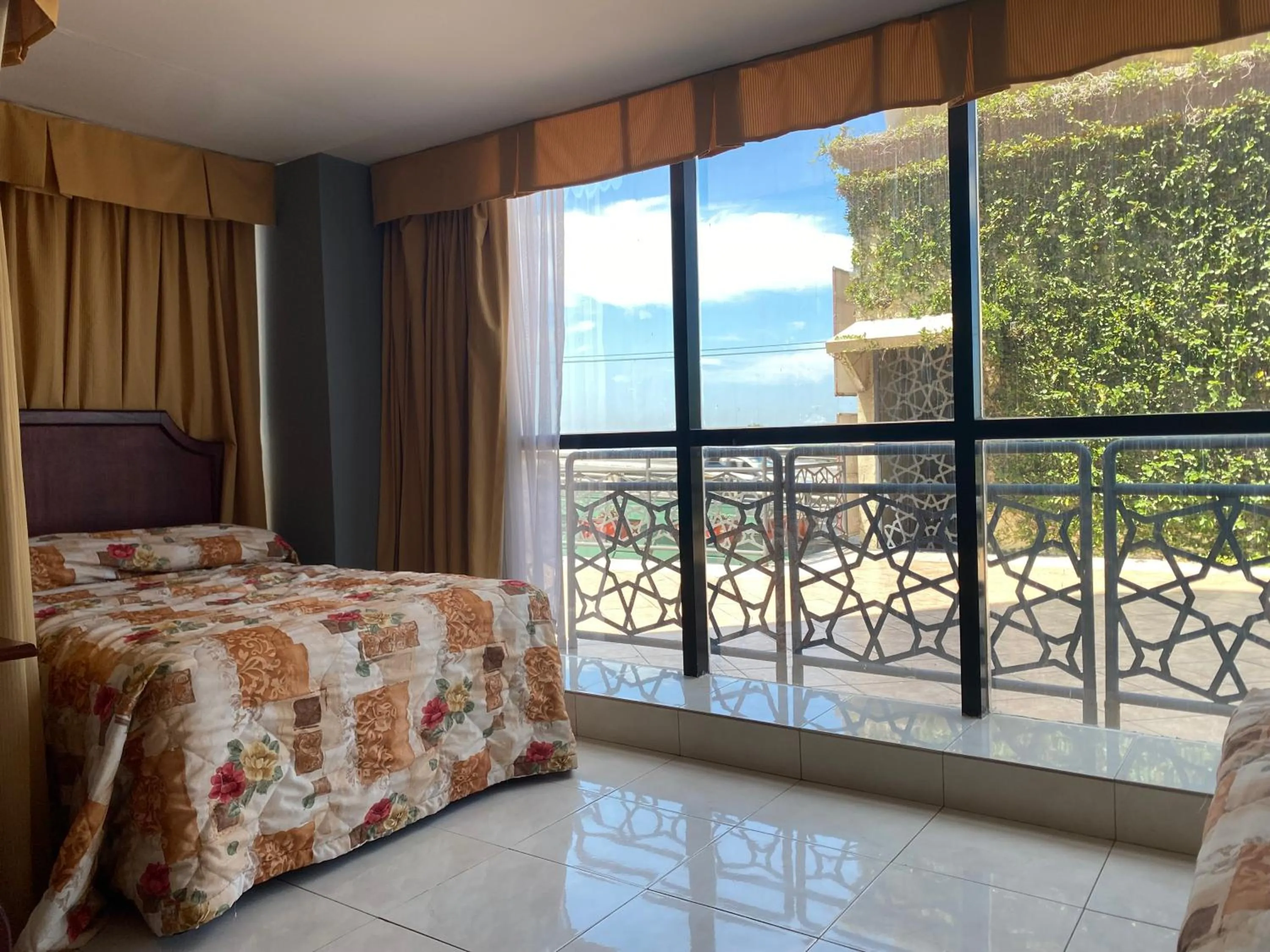 Bed in Grand Royal Tampico