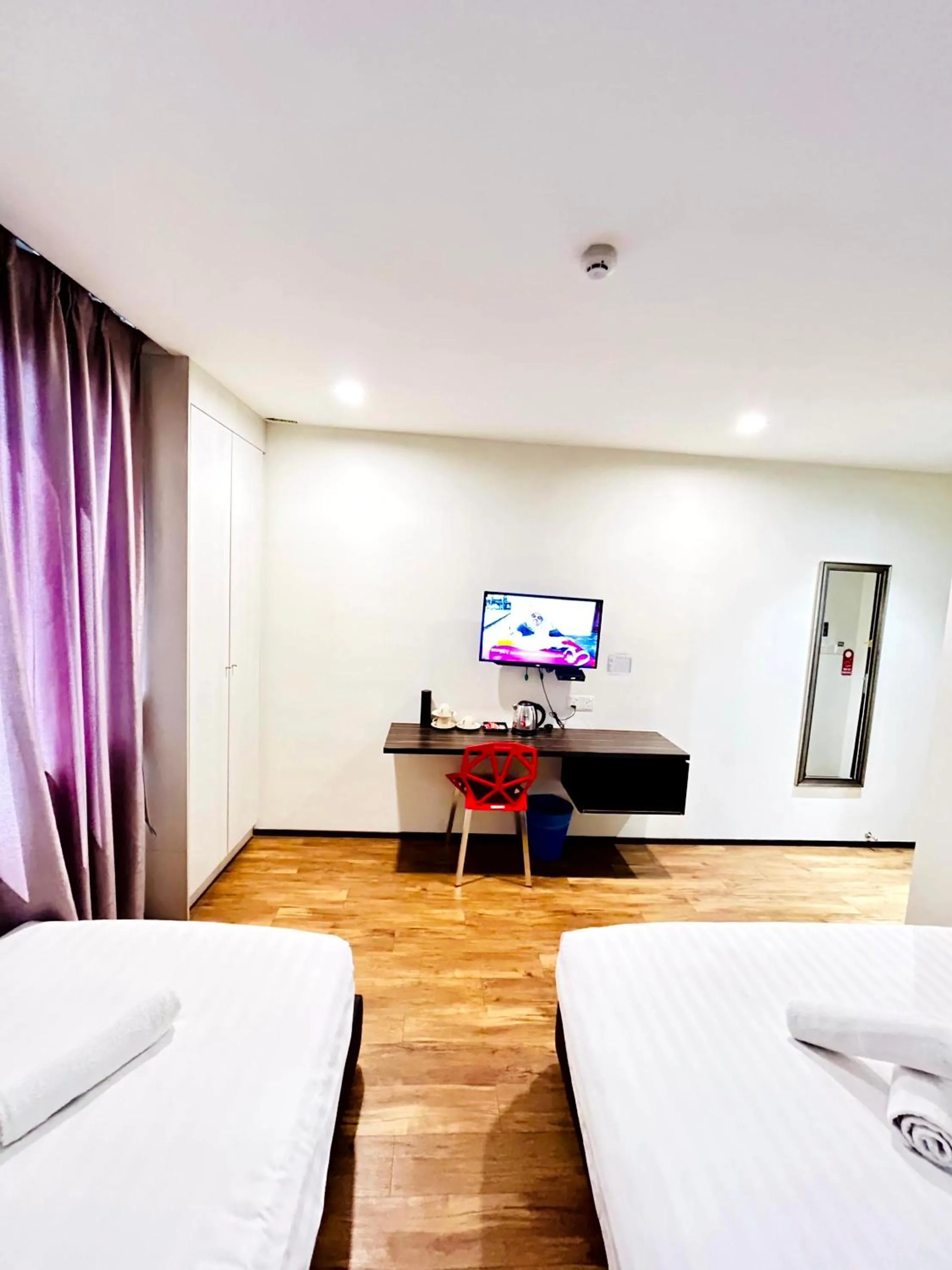 Photo of the whole room, Bed in Kino Hotel