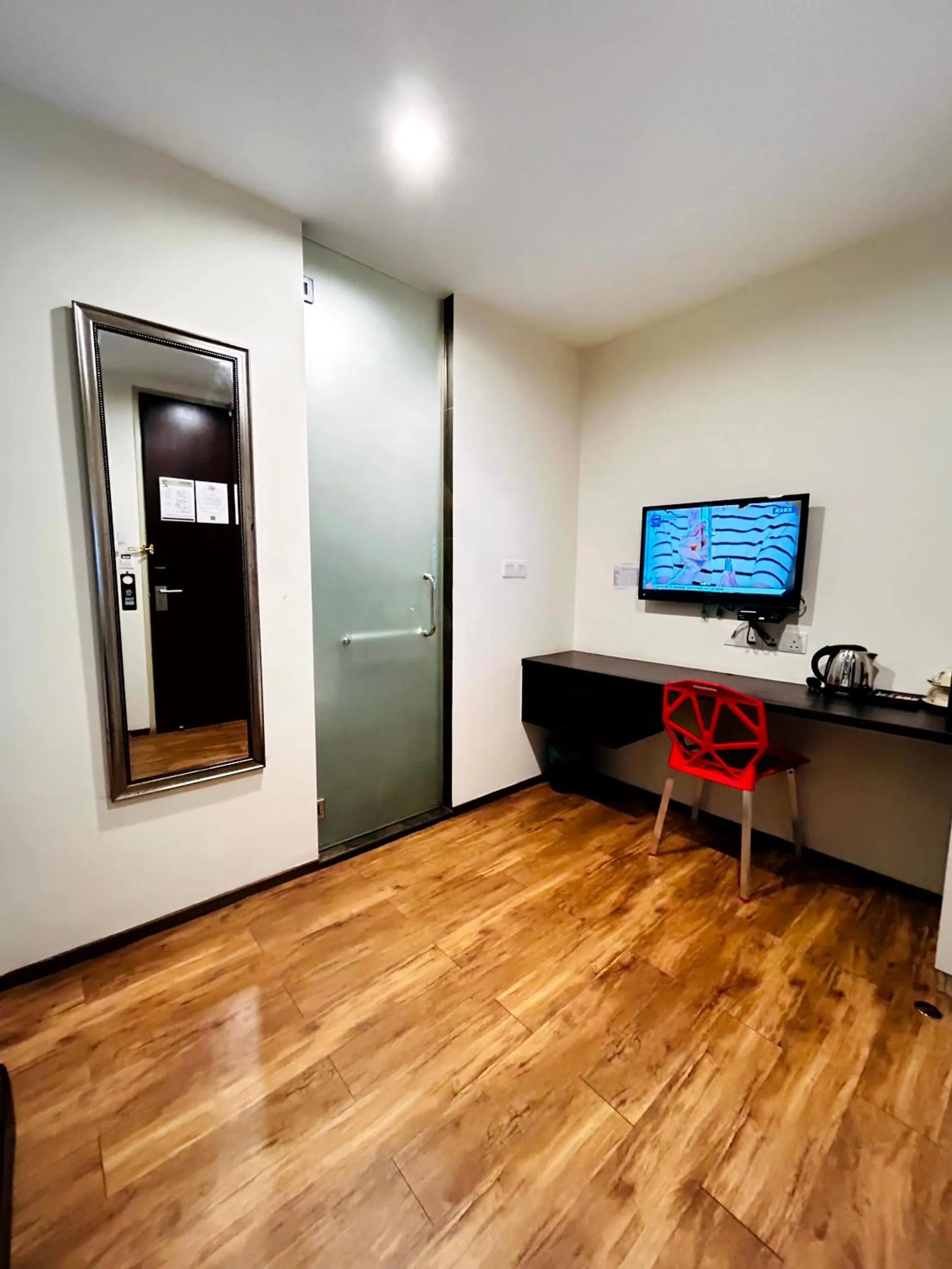 Photo of the whole room in Kino Hotel