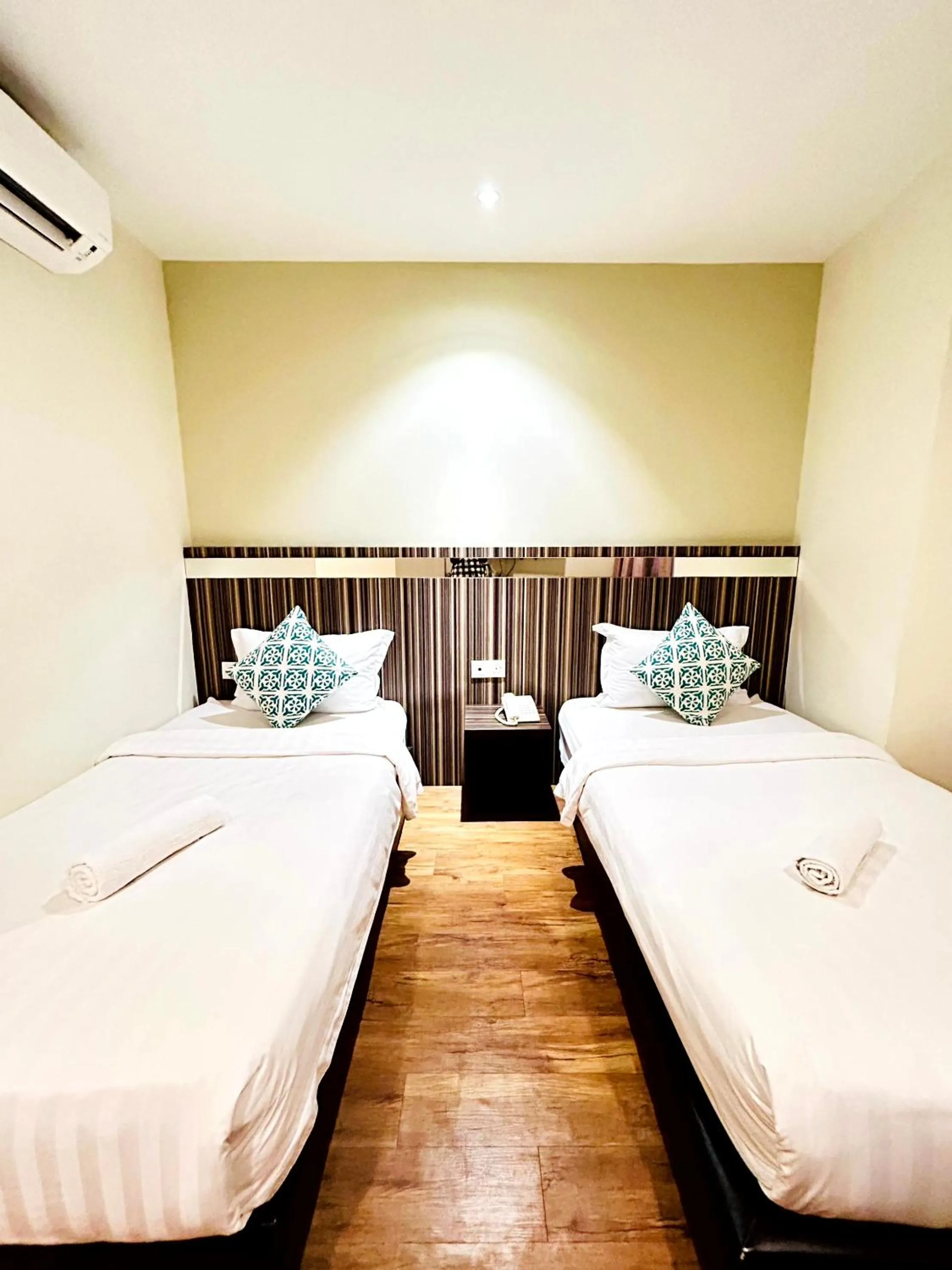 Photo of the whole room, Bed in Kino Hotel