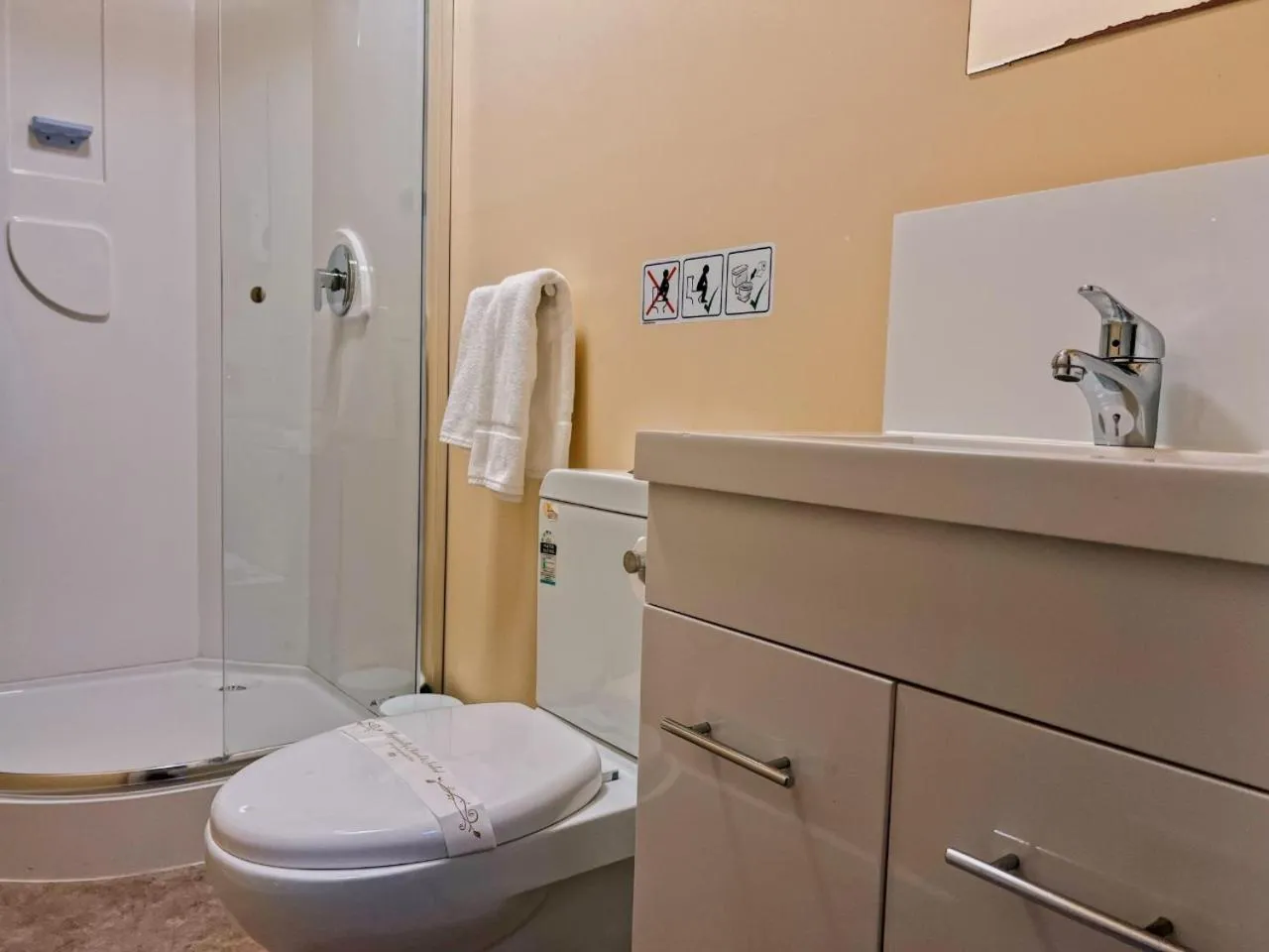 Shower in Amaroo Park