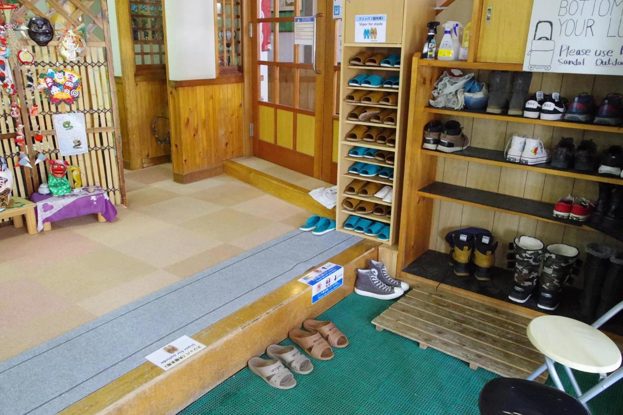 Lobby or reception in Hakuba Ski-Kan