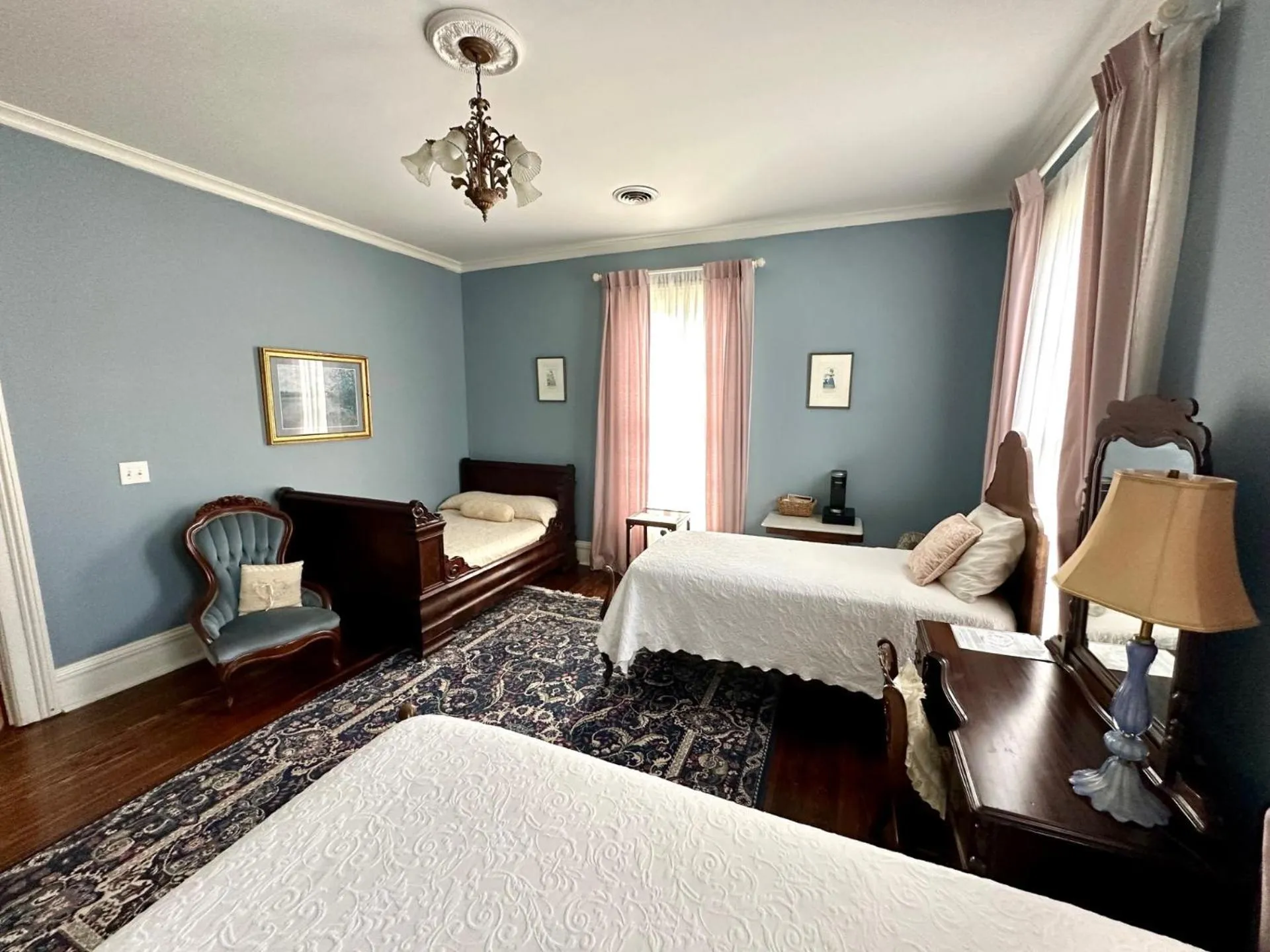 Bed in The Wynne House Inn