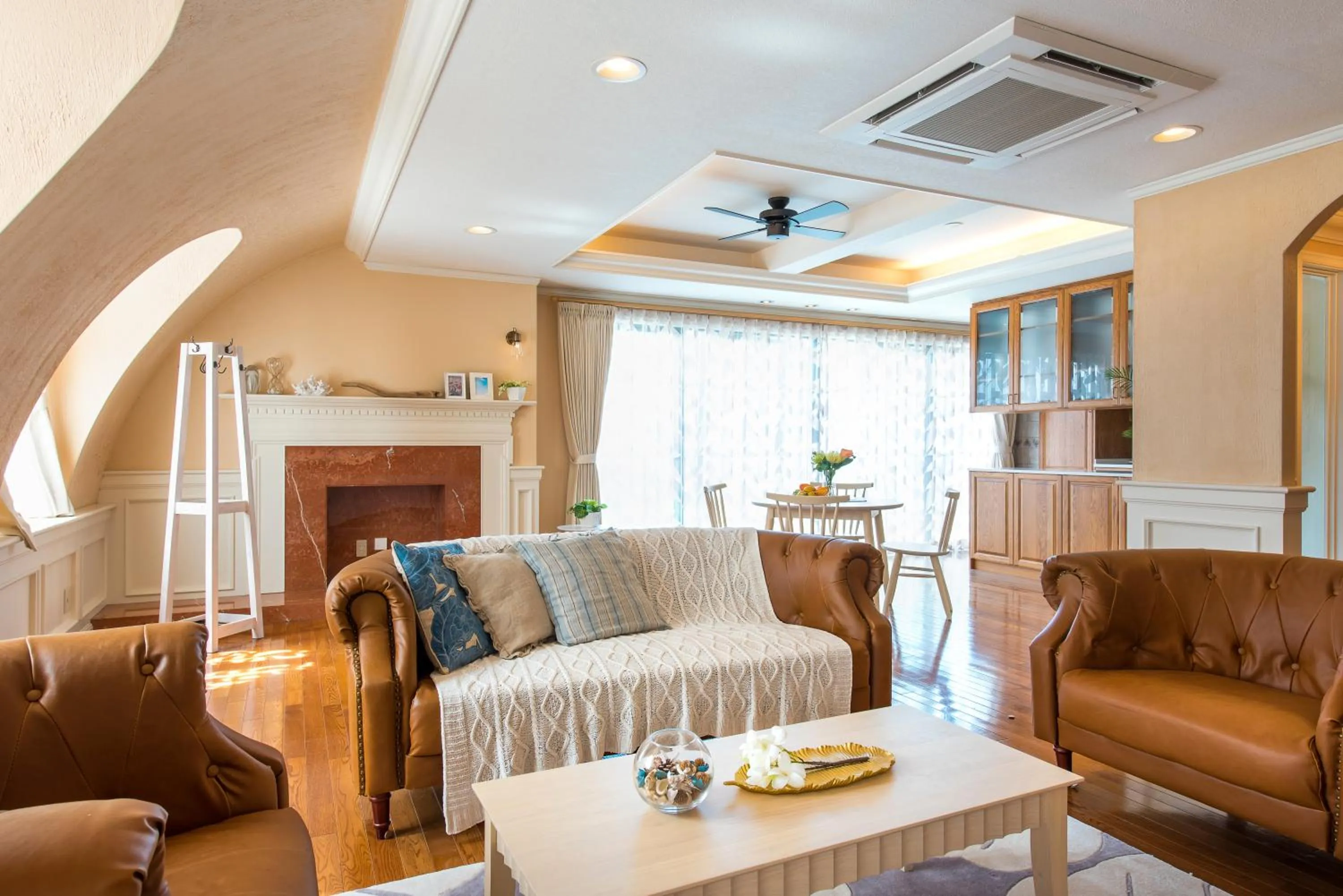 Living room in Enoca Hotel