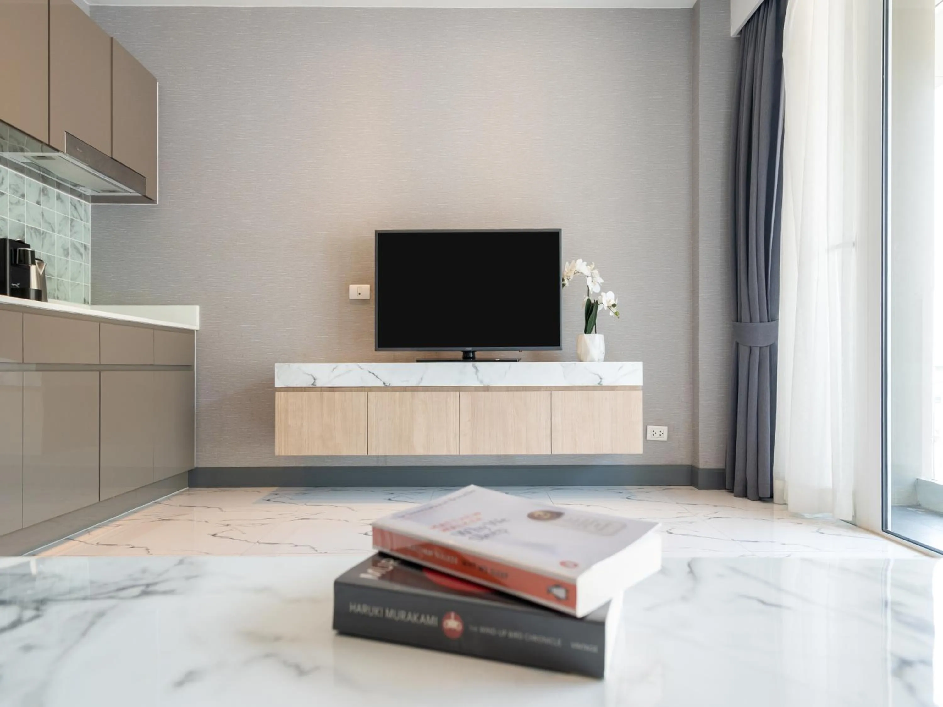 Living room, TV/Entertainment Center in Patong Bay Residence