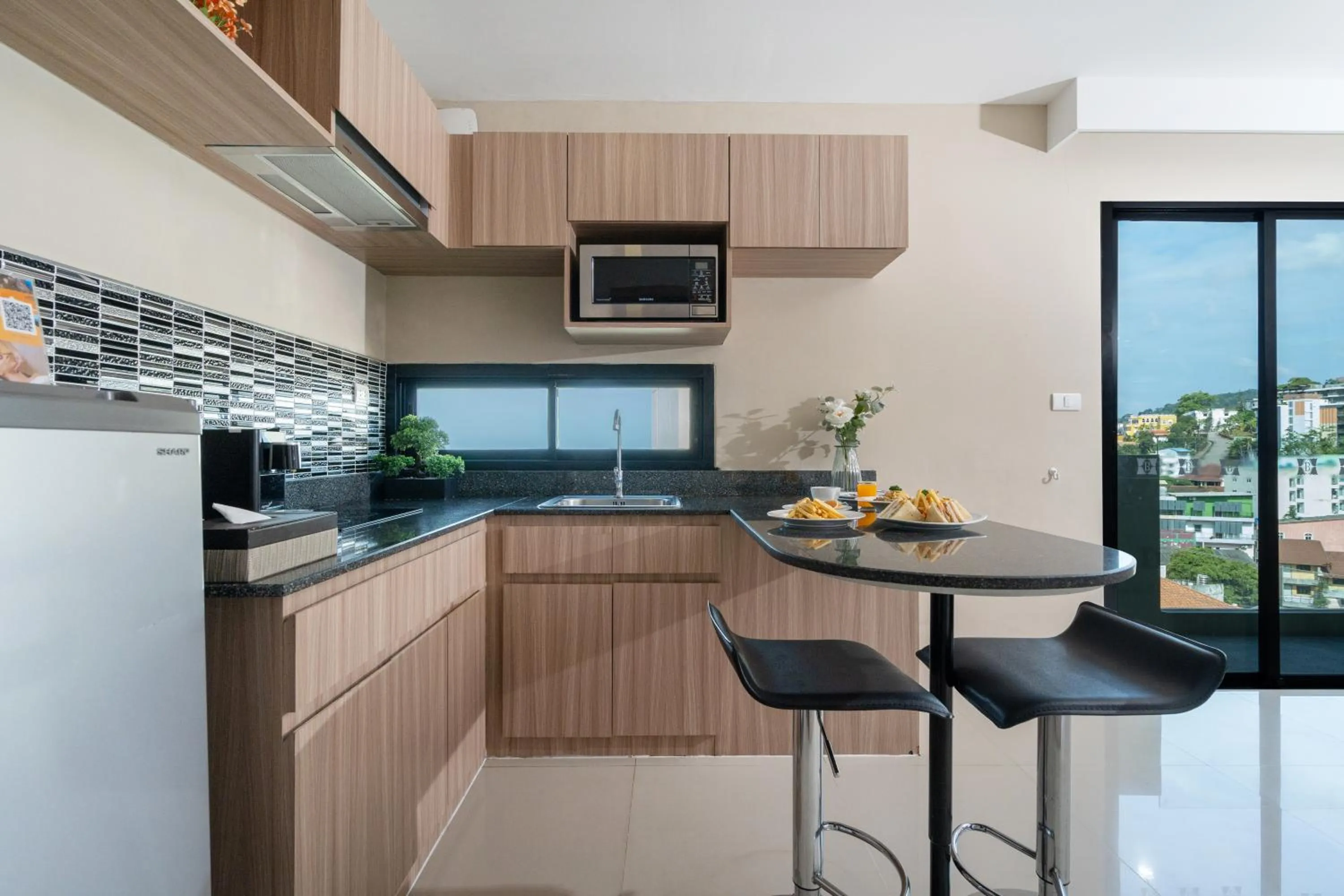 View (from property/room), Kitchen/Kitchenette in Patong Bay Residence