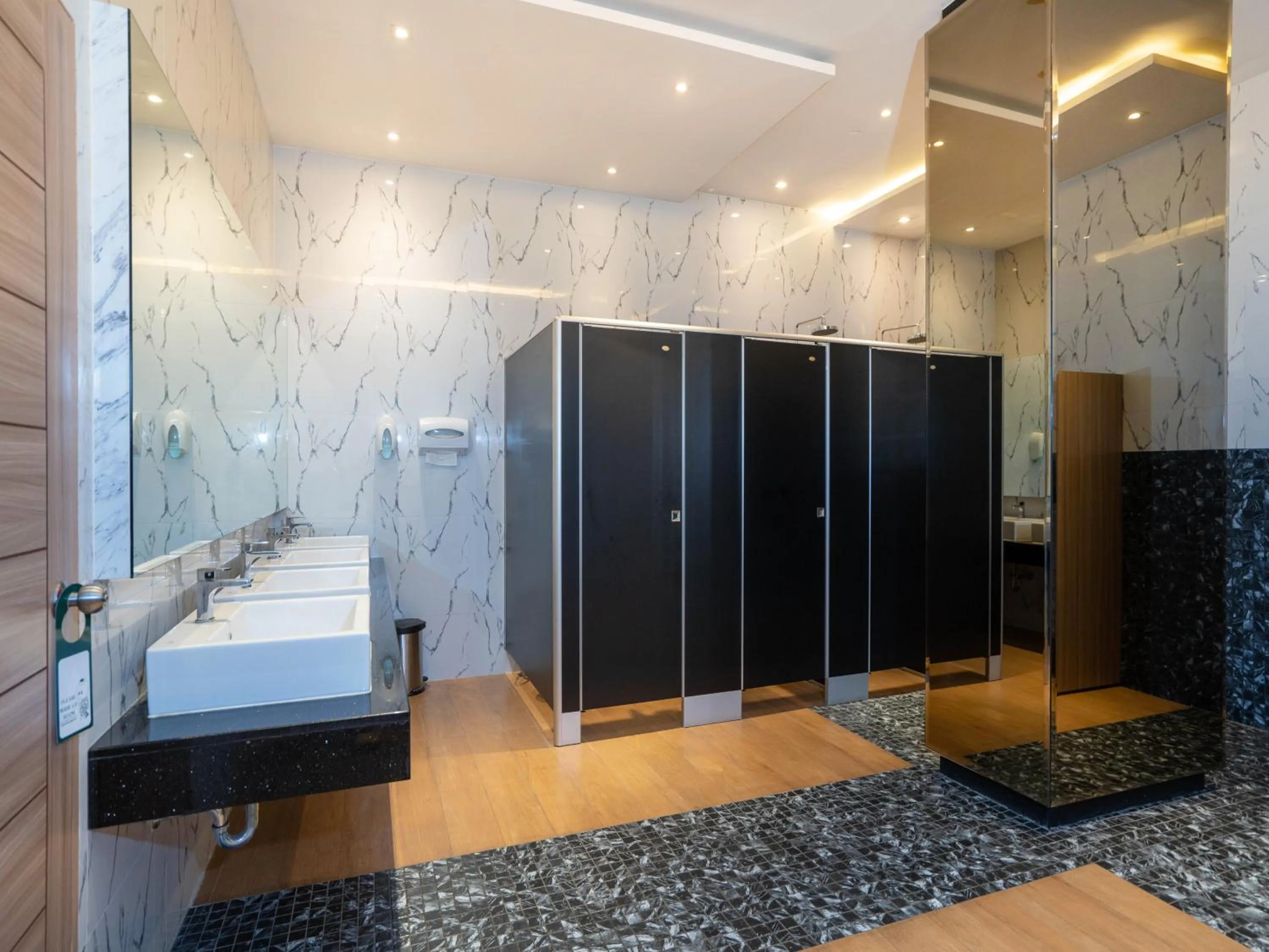 Spa and wellness centre/facilities, Bathroom in Patong Bay Residence