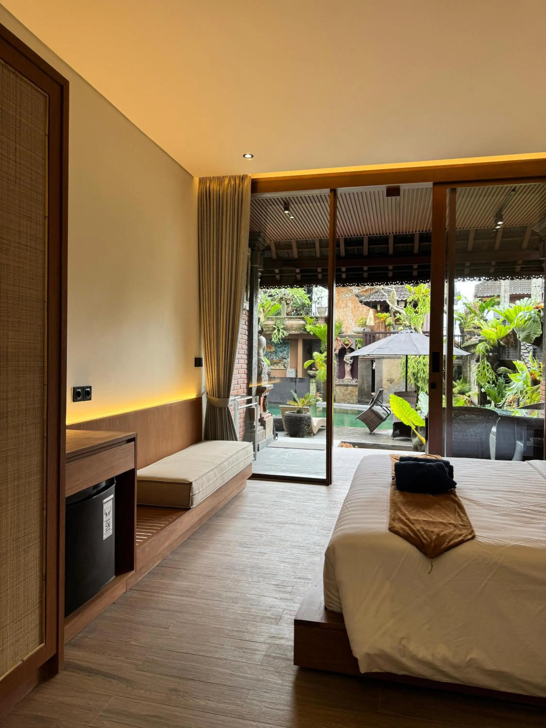 Balcony/Terrace, Bed in Kun - Kun Guest House Ubud