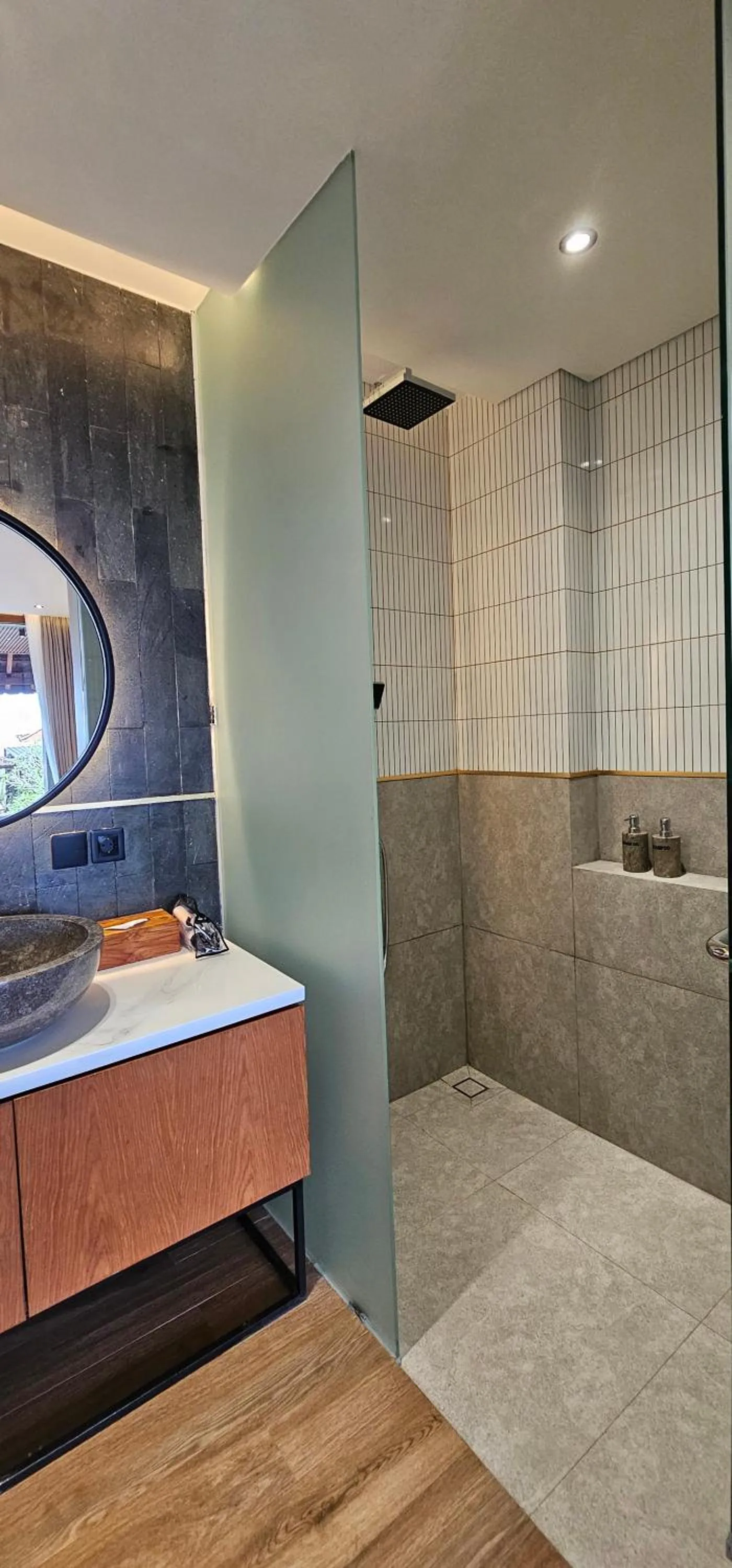 Shower in Kun - Kun Guest House Ubud