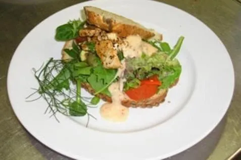 Food and drinks in Caves Motor Inn