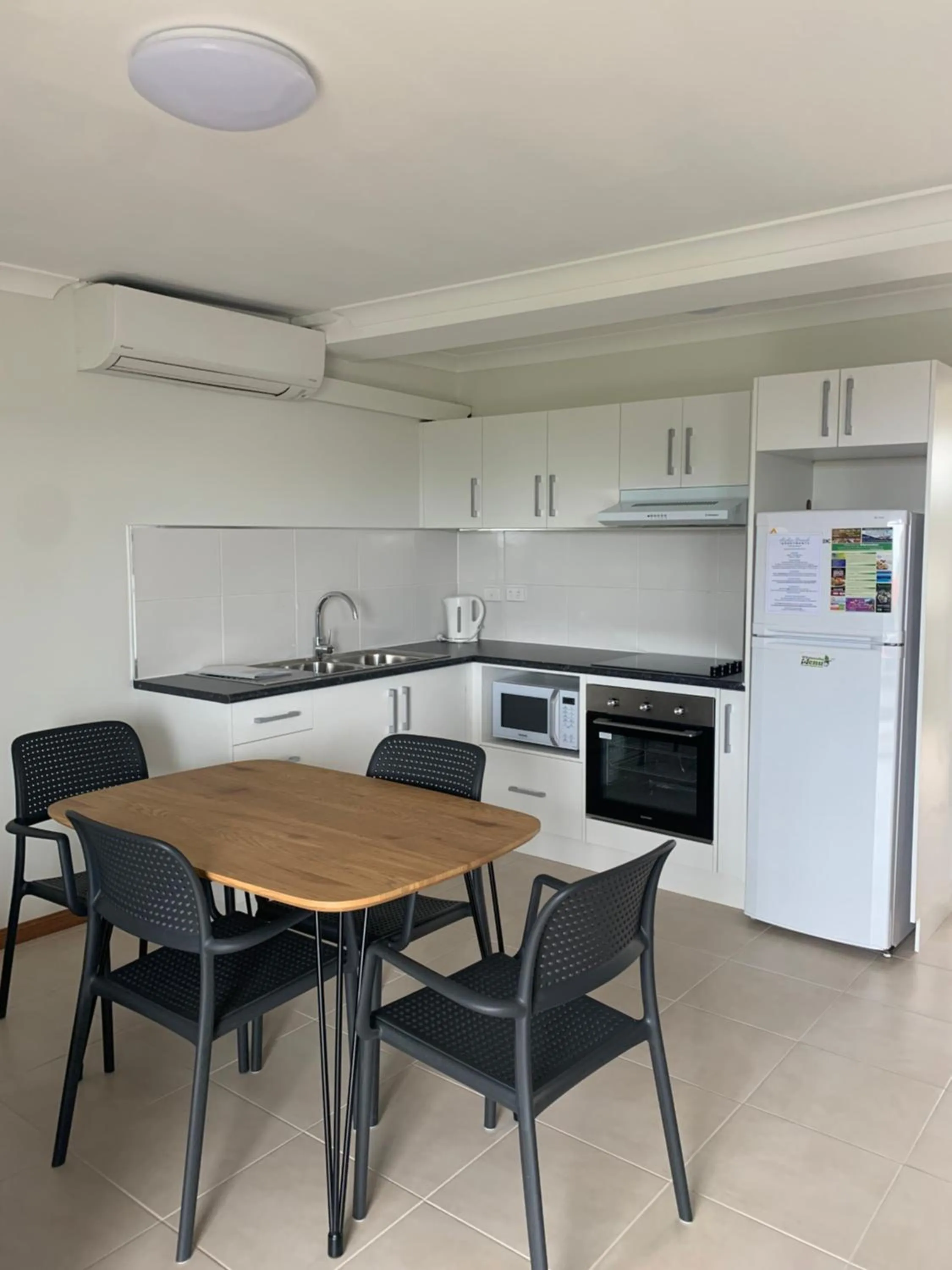 Dining area in Airlie Beach Apartments