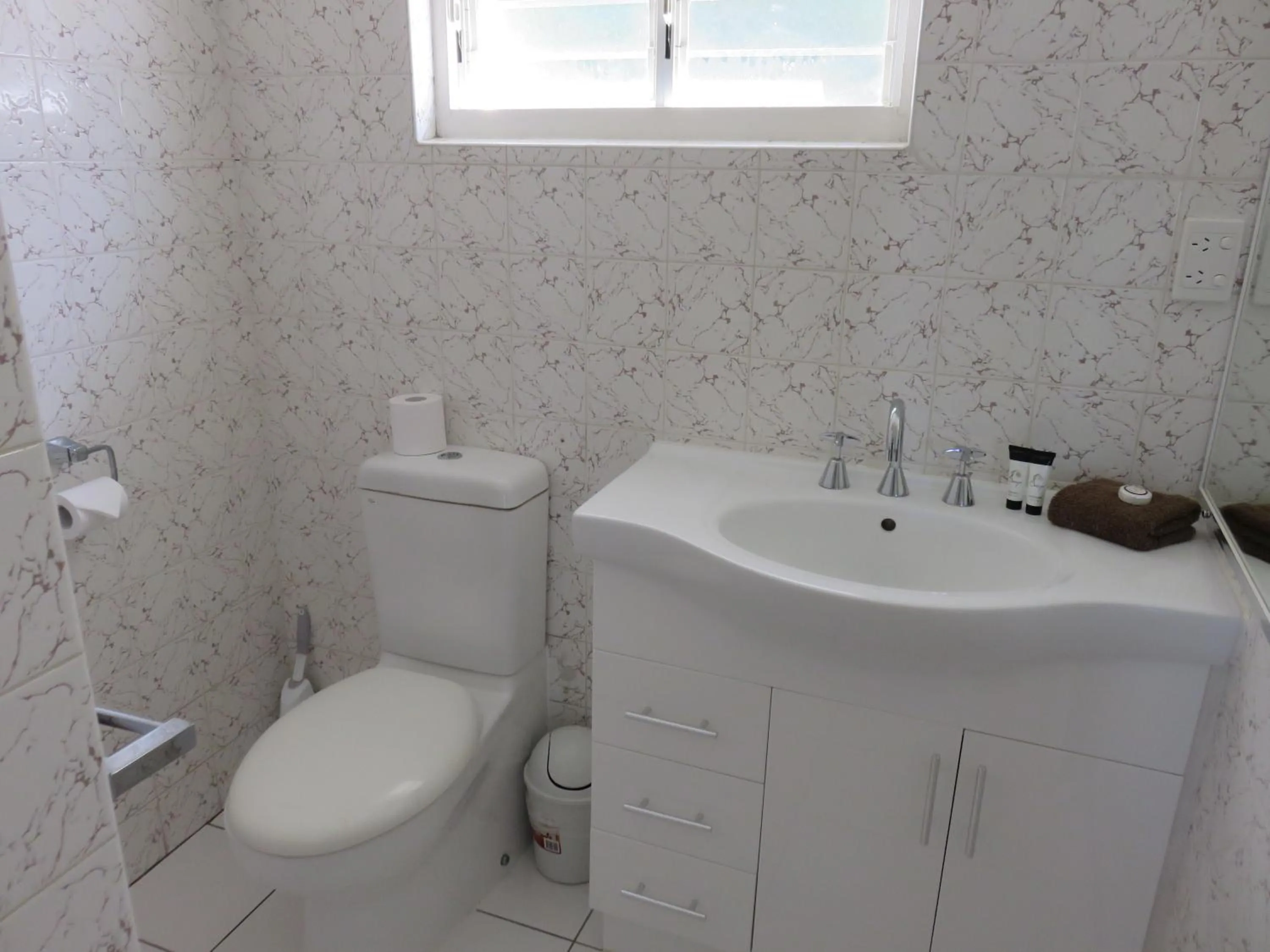 Bathroom in Airlie Beach Apartments