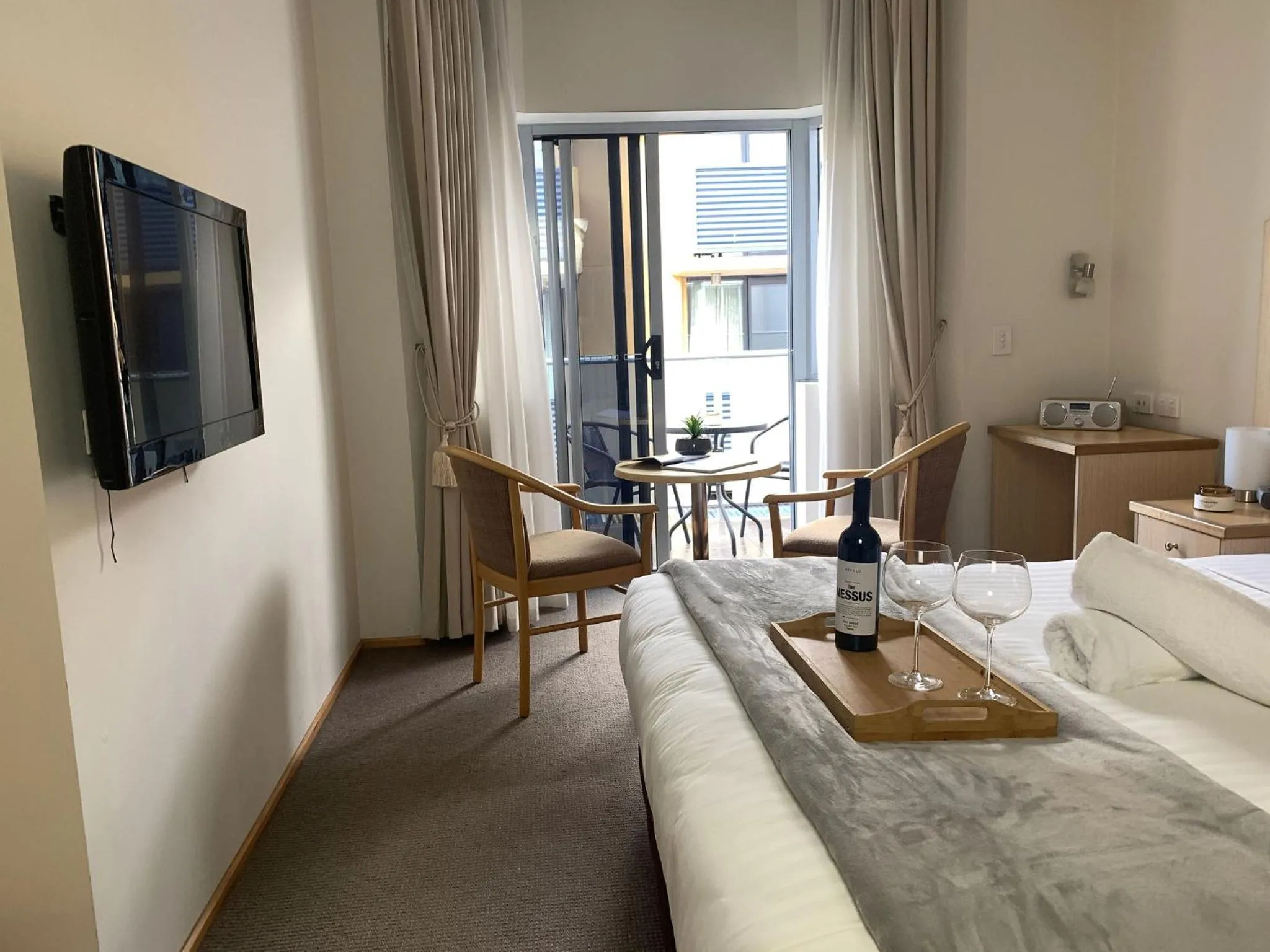 Bed in Airport Ascot Motel