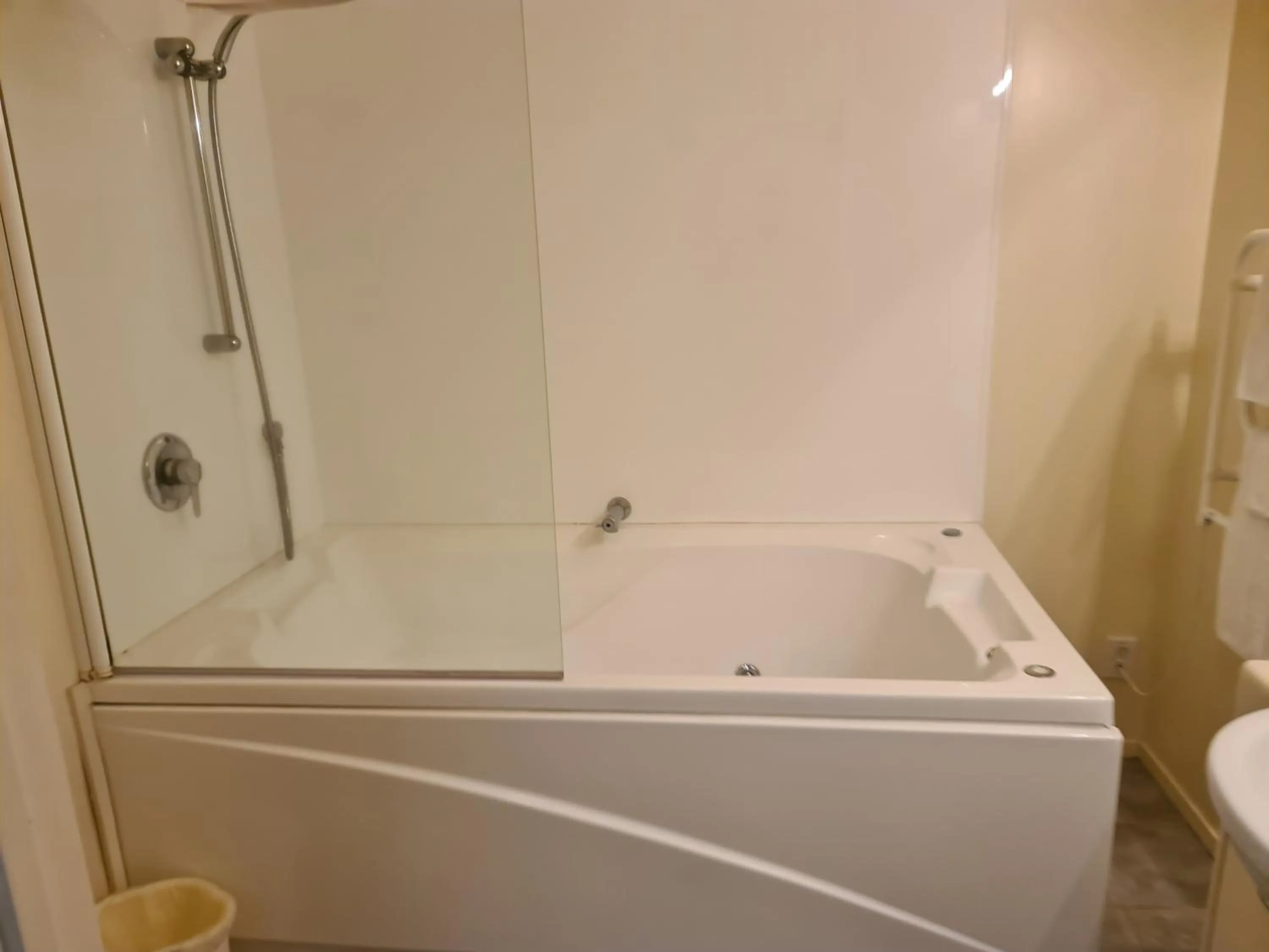 Bathroom in Oceanside Resort & Twin Towers