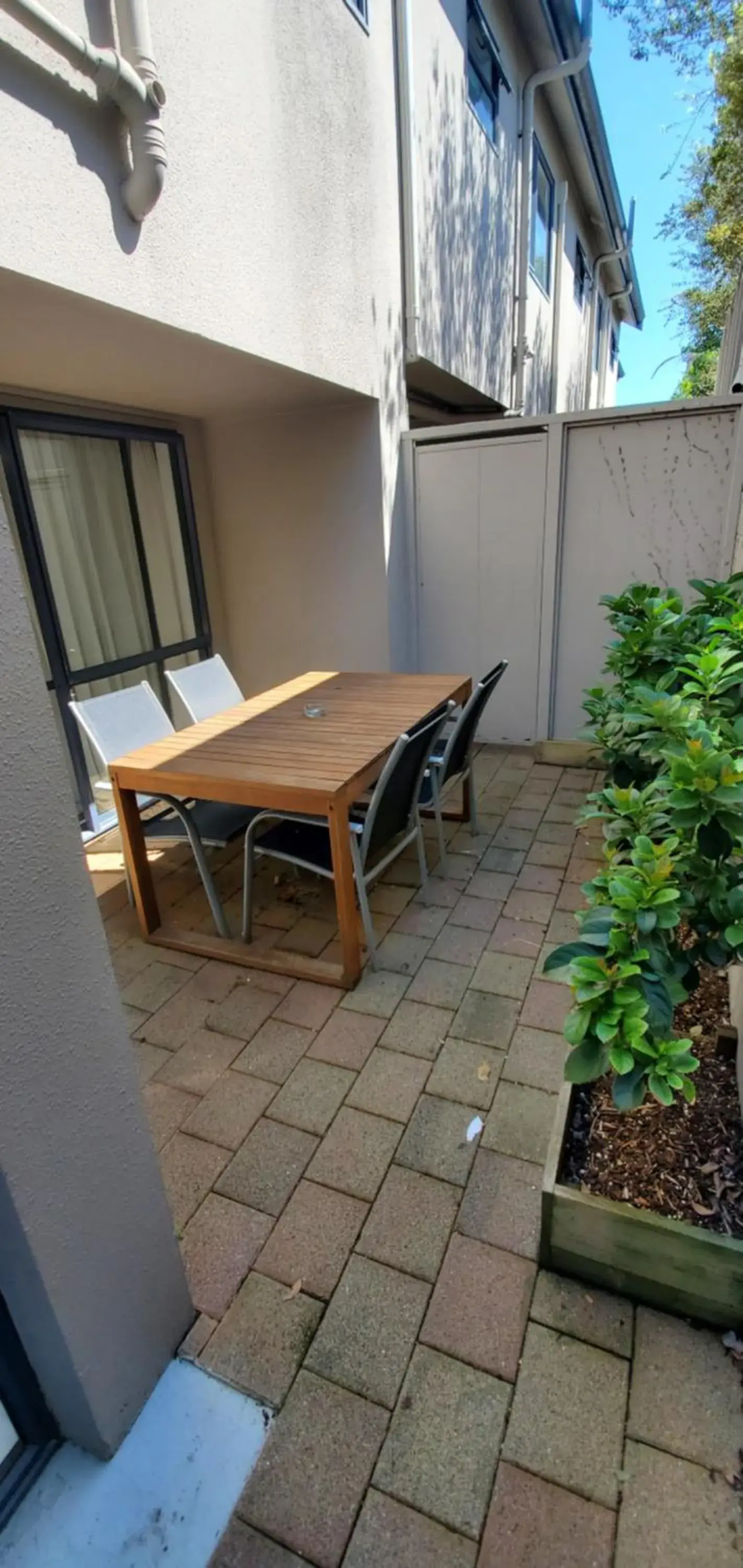 Deluxe One Bedroom Suite in Aquarius Motor Inn Deluxe One Bedroom Suite in Aquarius Motor Inn