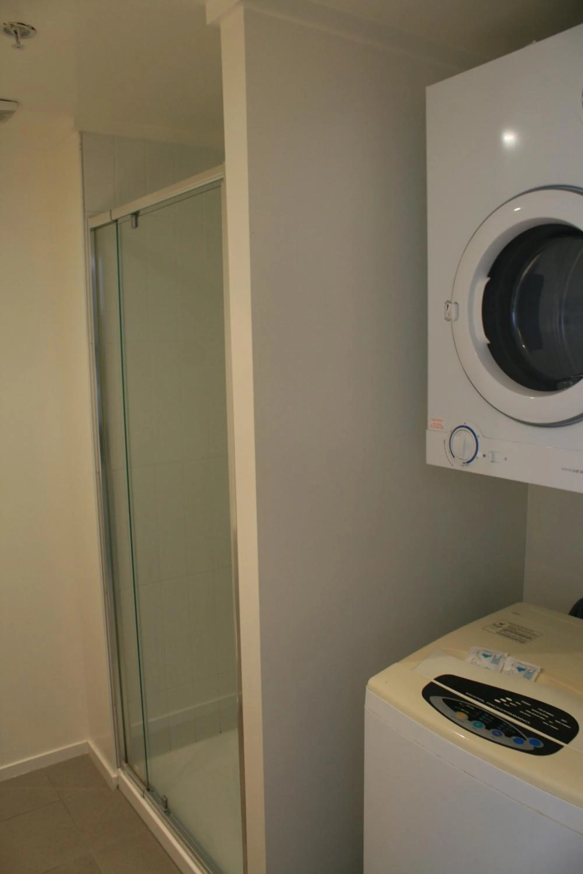 Area and facilities in Atlas Suites and Apartments