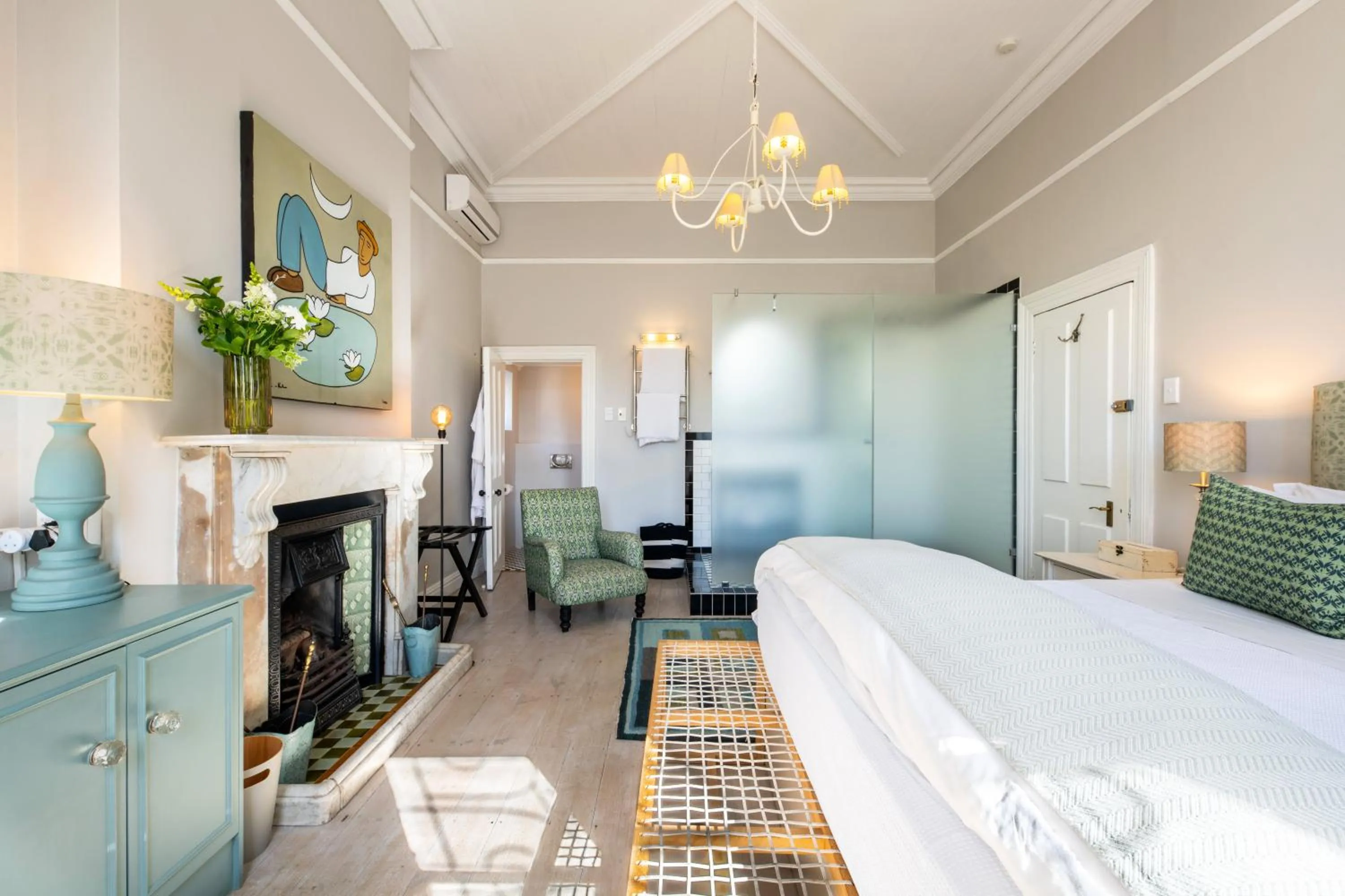 Photo of the whole room, Bed in Welgelegen House