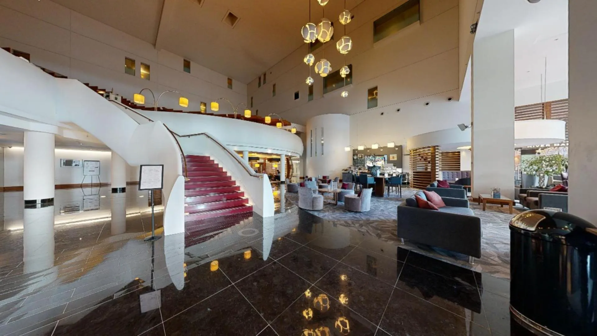 Restaurant/places to eat in Hilton London Heathrow Airport Terminal 5