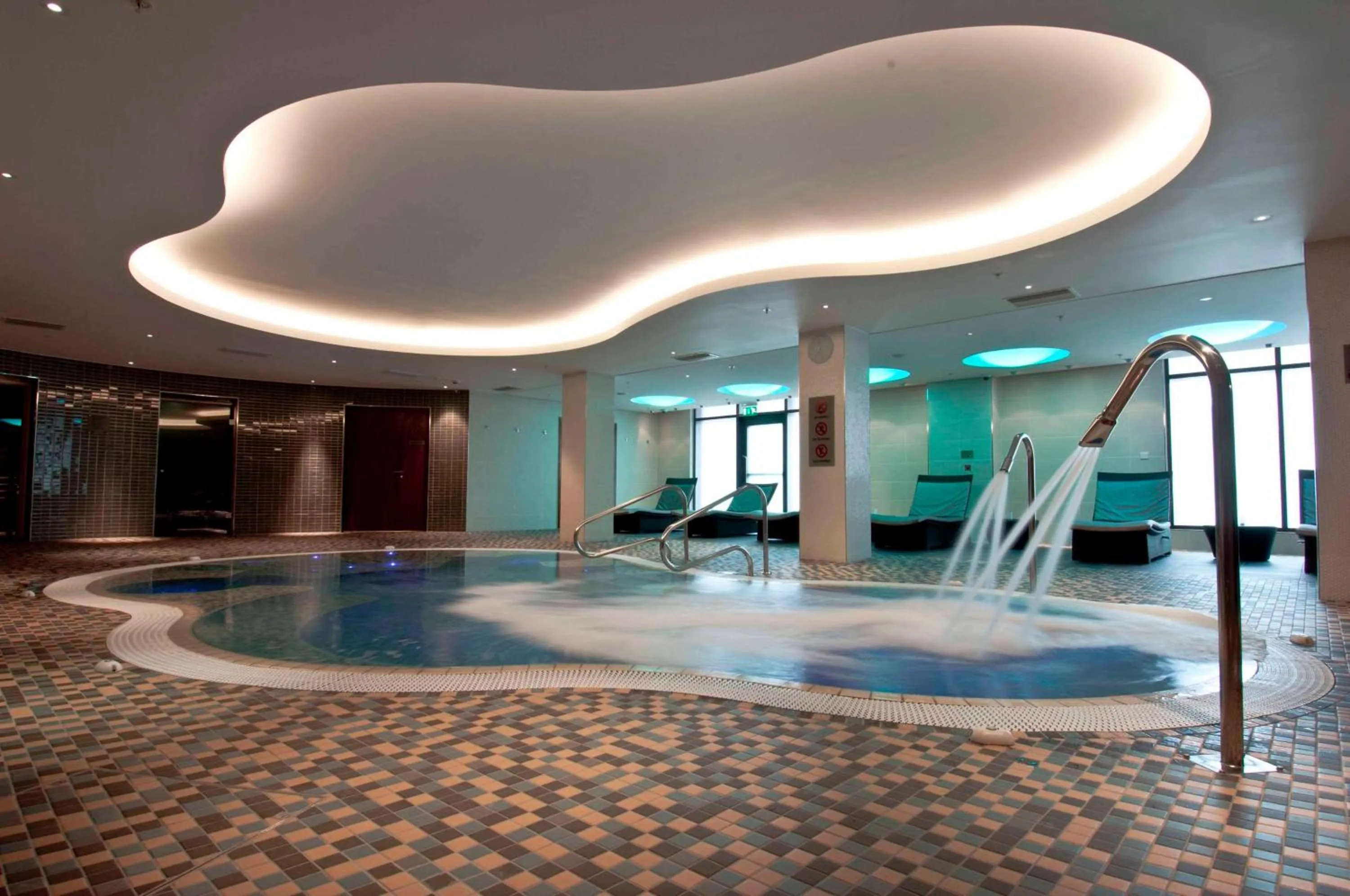 Spa and wellness centre/facilities in Hilton London Heathrow Airport Terminal 5