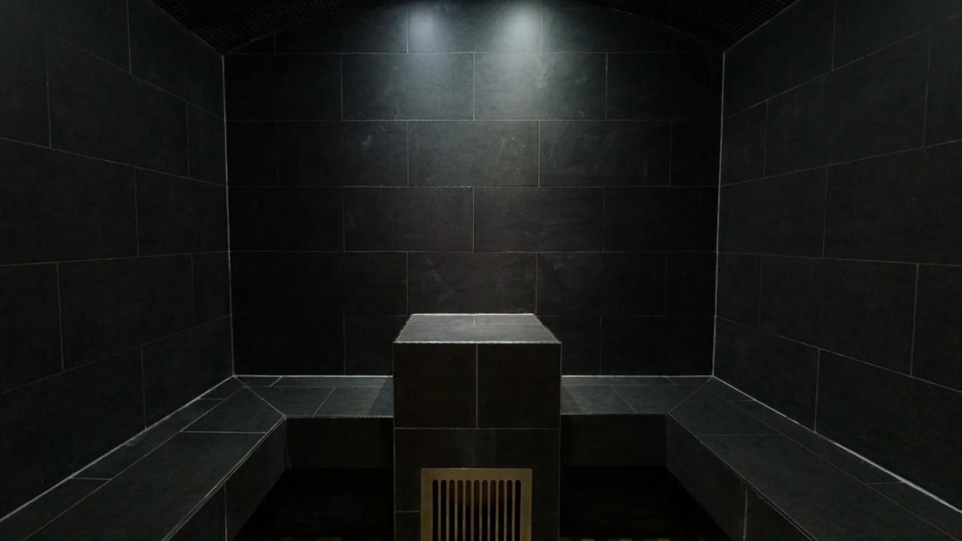 Sauna in Hilton London Heathrow Airport Terminal 5