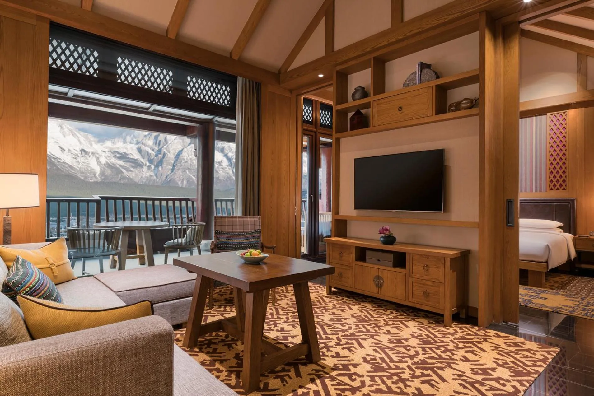 TV and multimedia in Jinmao Pureal Mountain Liiang