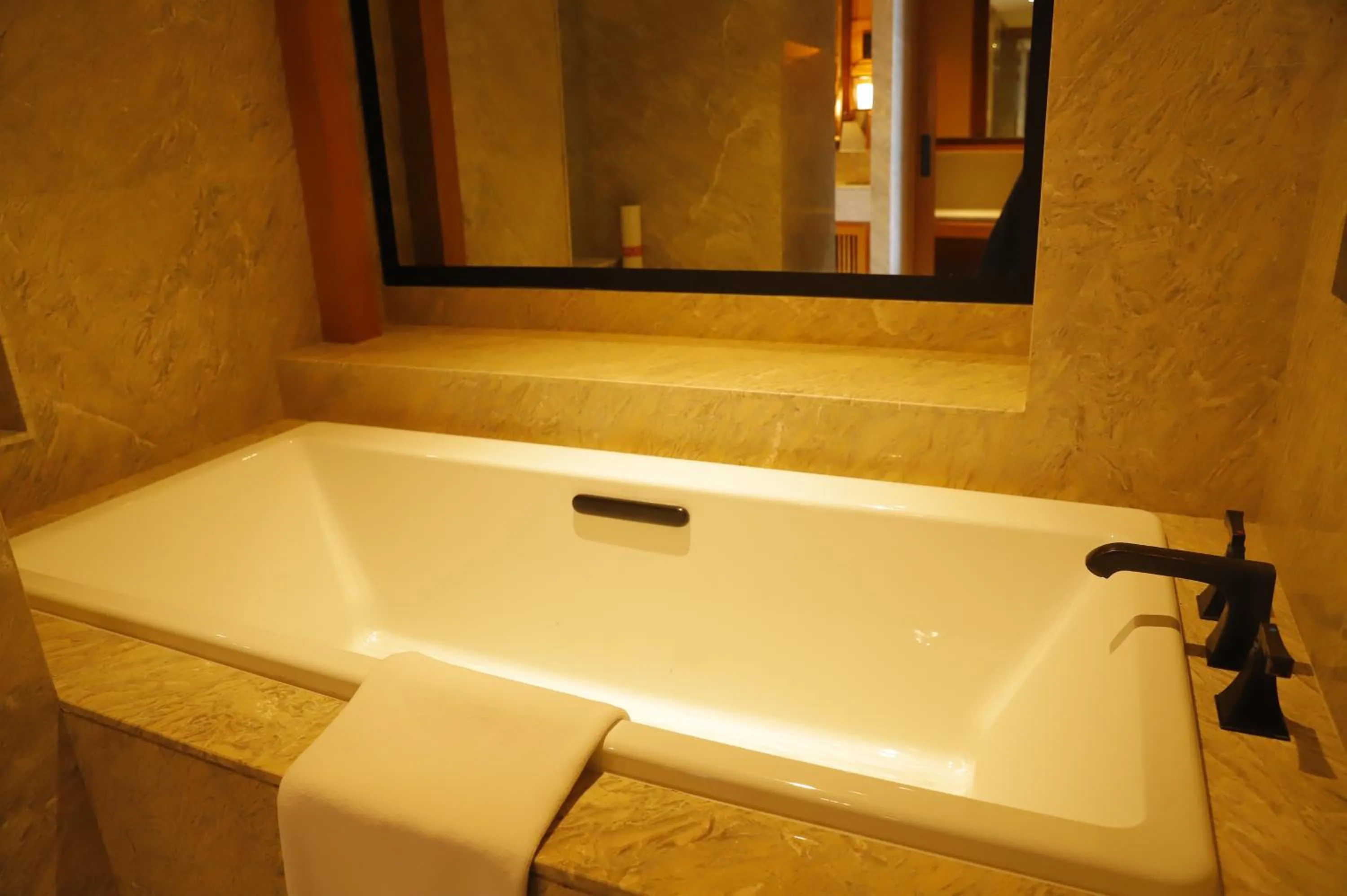 Bath in Jinmao Pureal Mountain Liiang