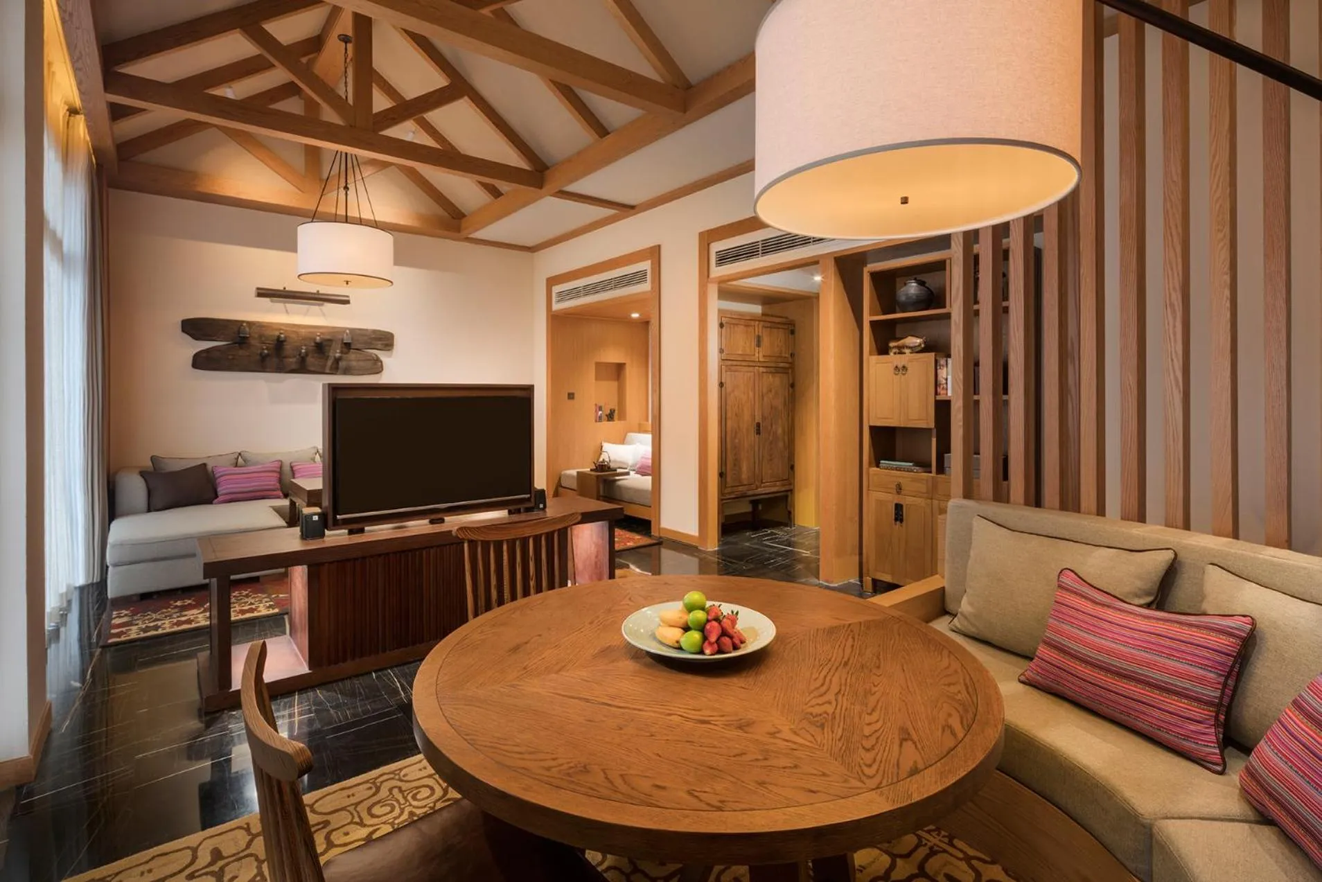 TV and multimedia in Jinmao Pureal Mountain Liiang