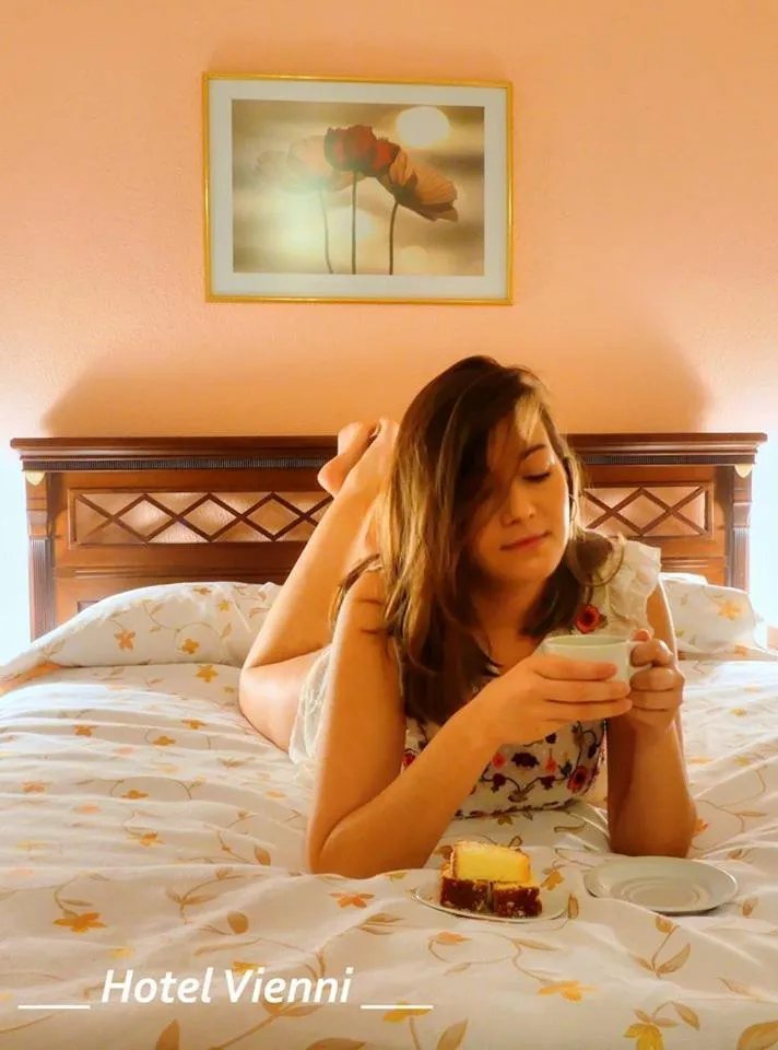 Staff, Bed in Vienni