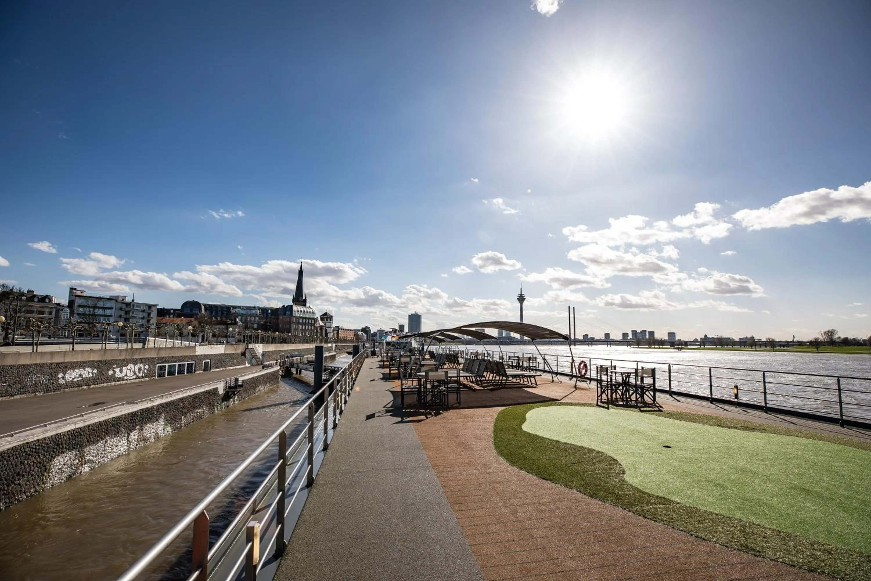 Balcony/Terrace in VIVA RIVERSIDE Altstadt Düsseldorf