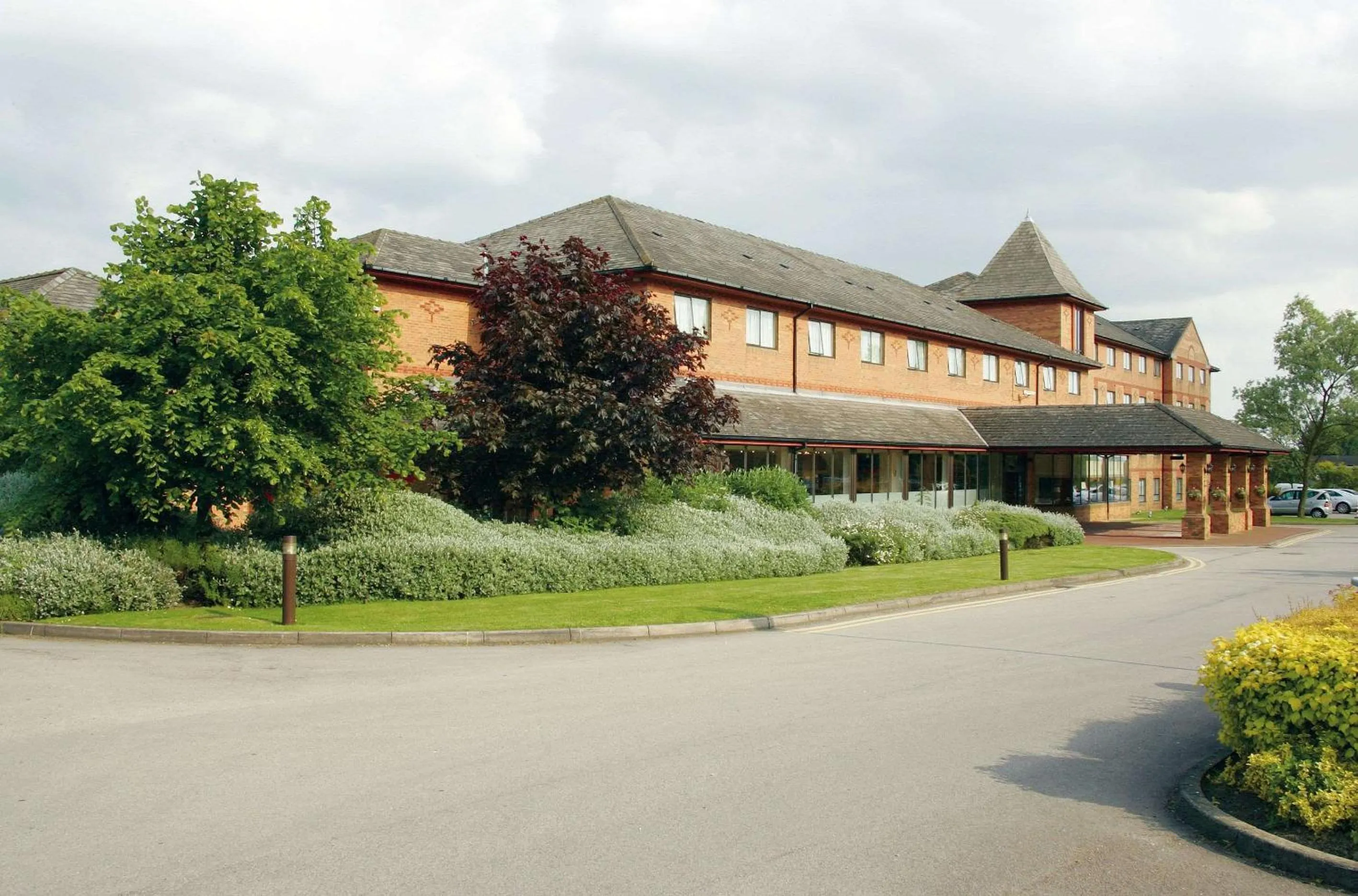 Property building in DoubleTree by Hilton Sheffield Park