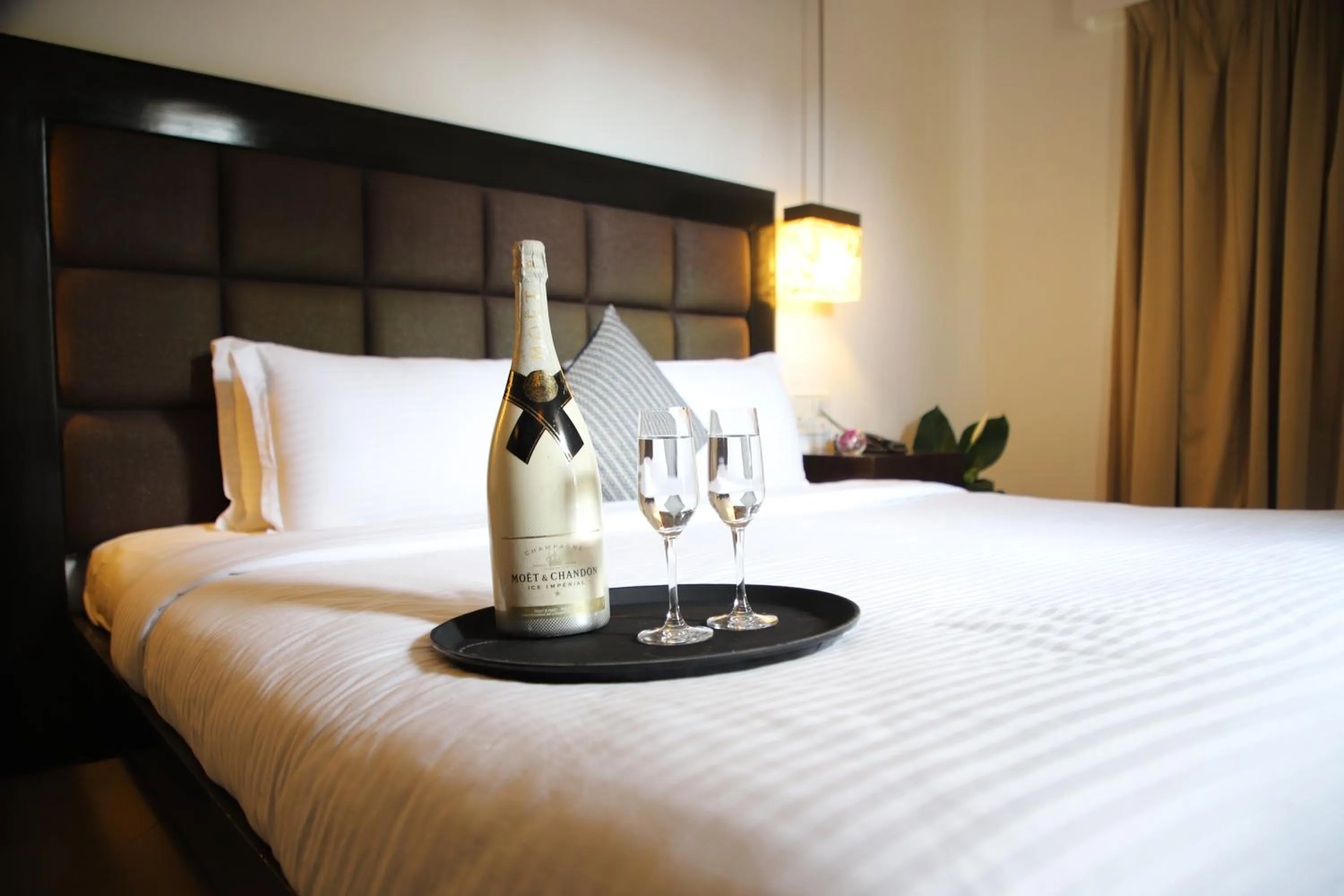 Alcoholic drinks, Bed in Casabela Boutique Hotel