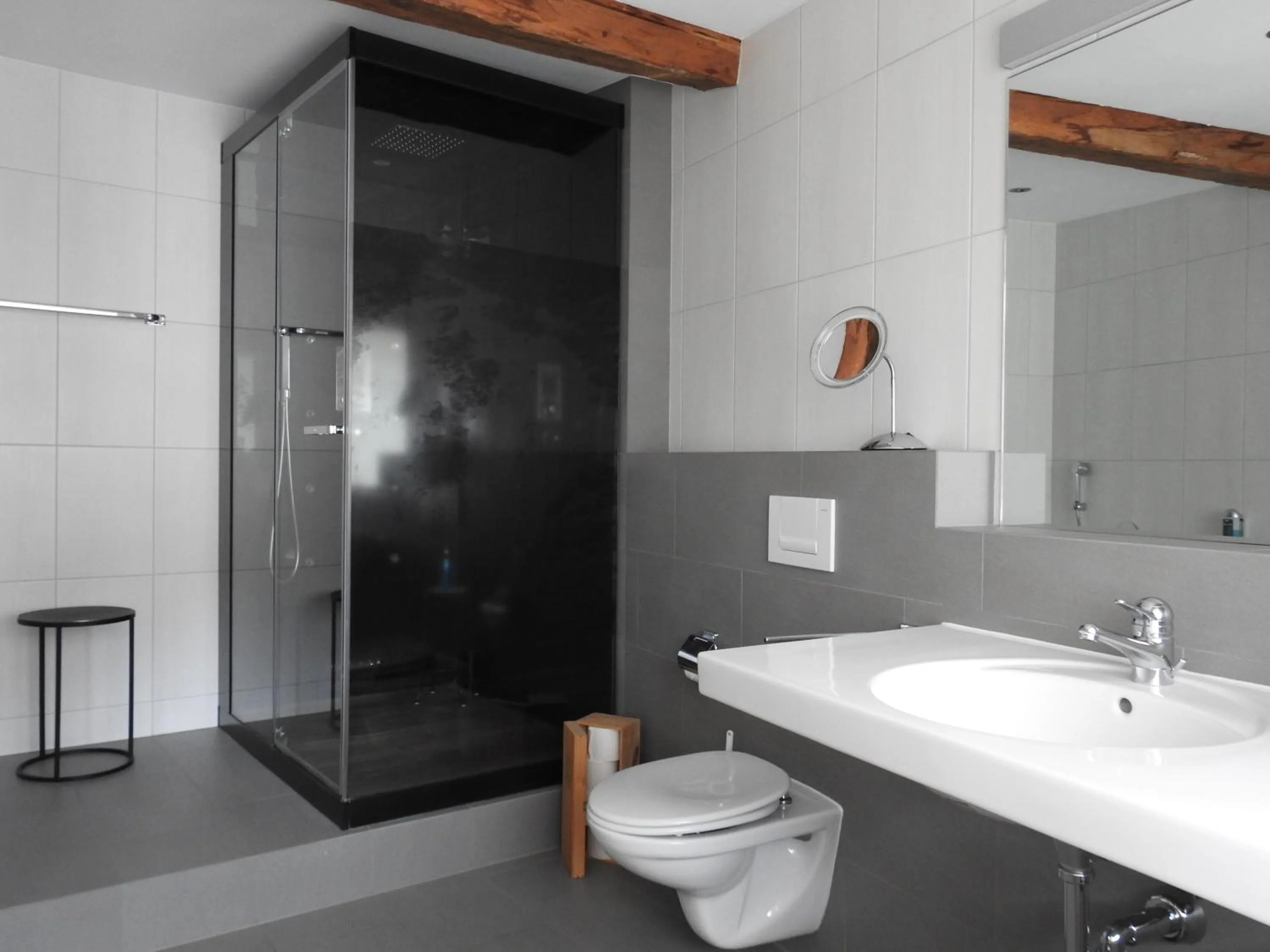 Shower in Hotel Spöl Restaurant