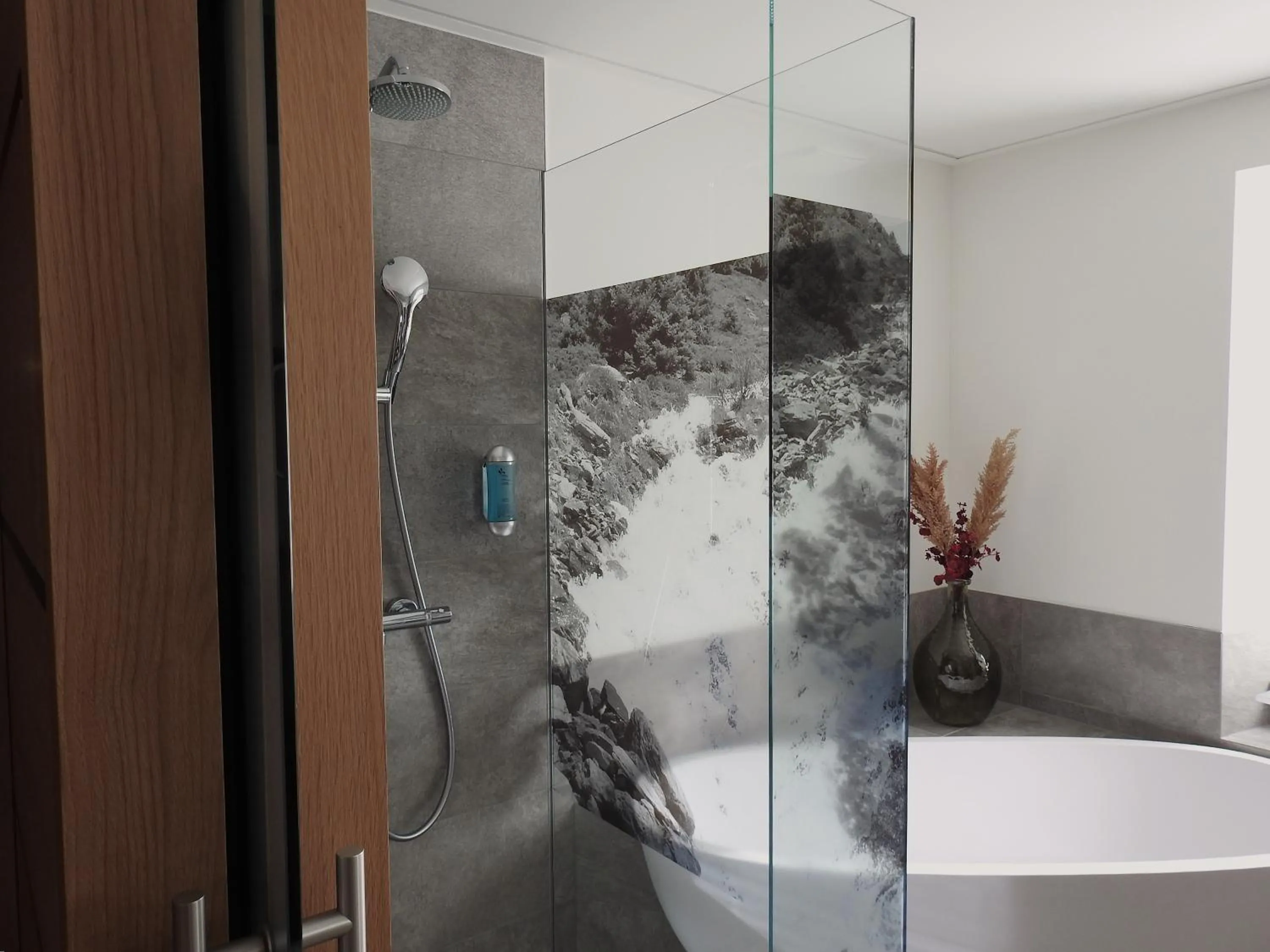 Shower in Hotel Spöl Restaurant