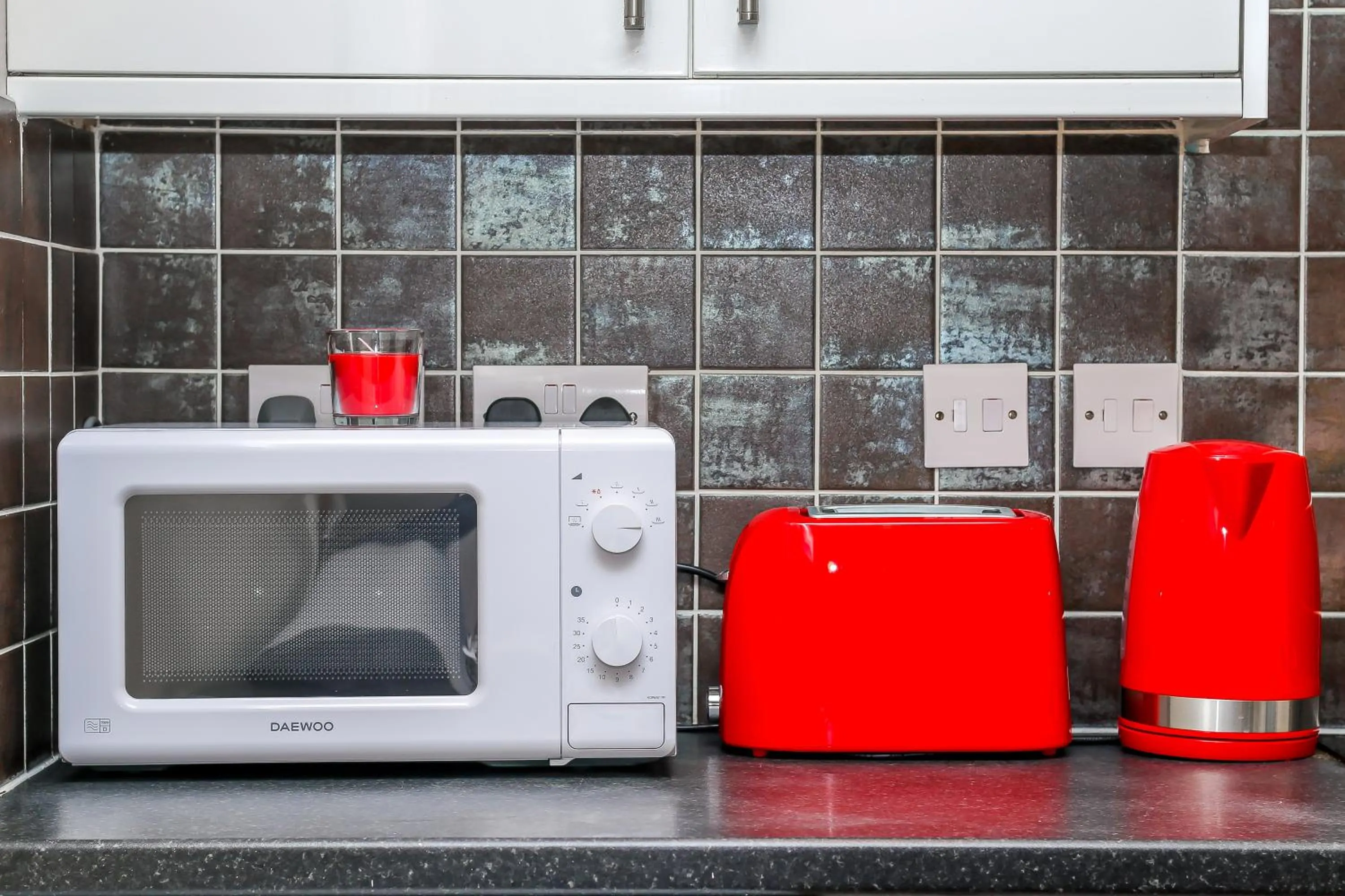 Kitchen or kitchenette in City view flat @ Liverpool st.