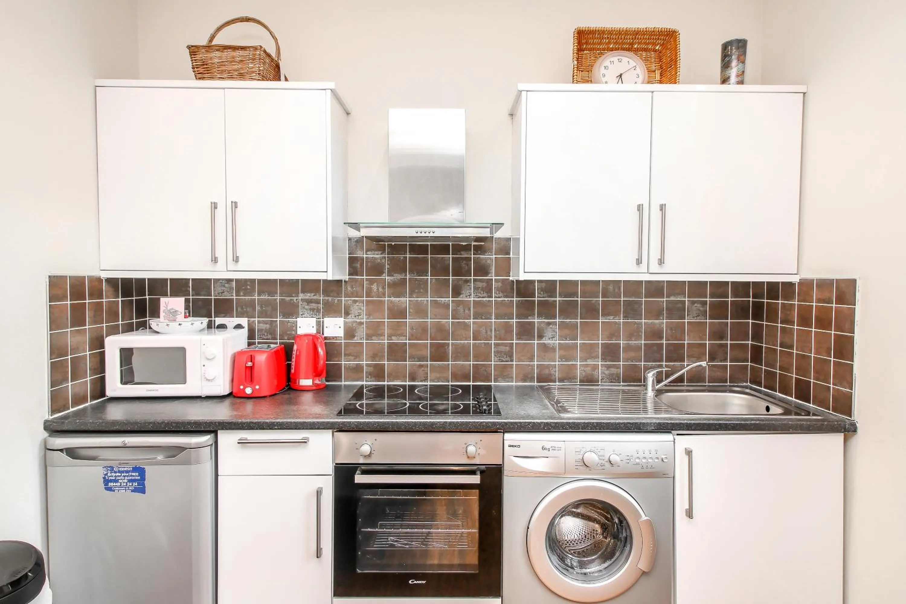 Kitchen or kitchenette in City view flat @ Liverpool st.