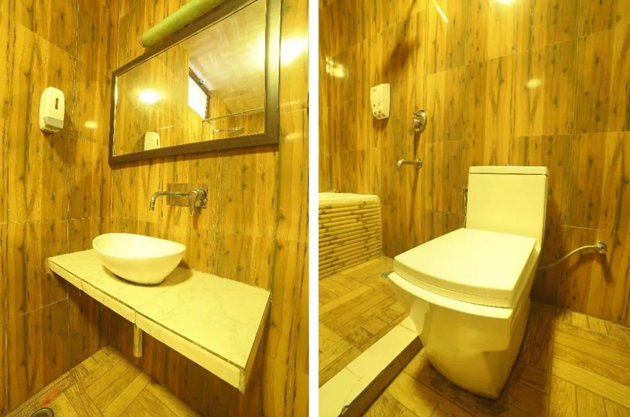 Bathroom in Hill Top Swiss Cottage