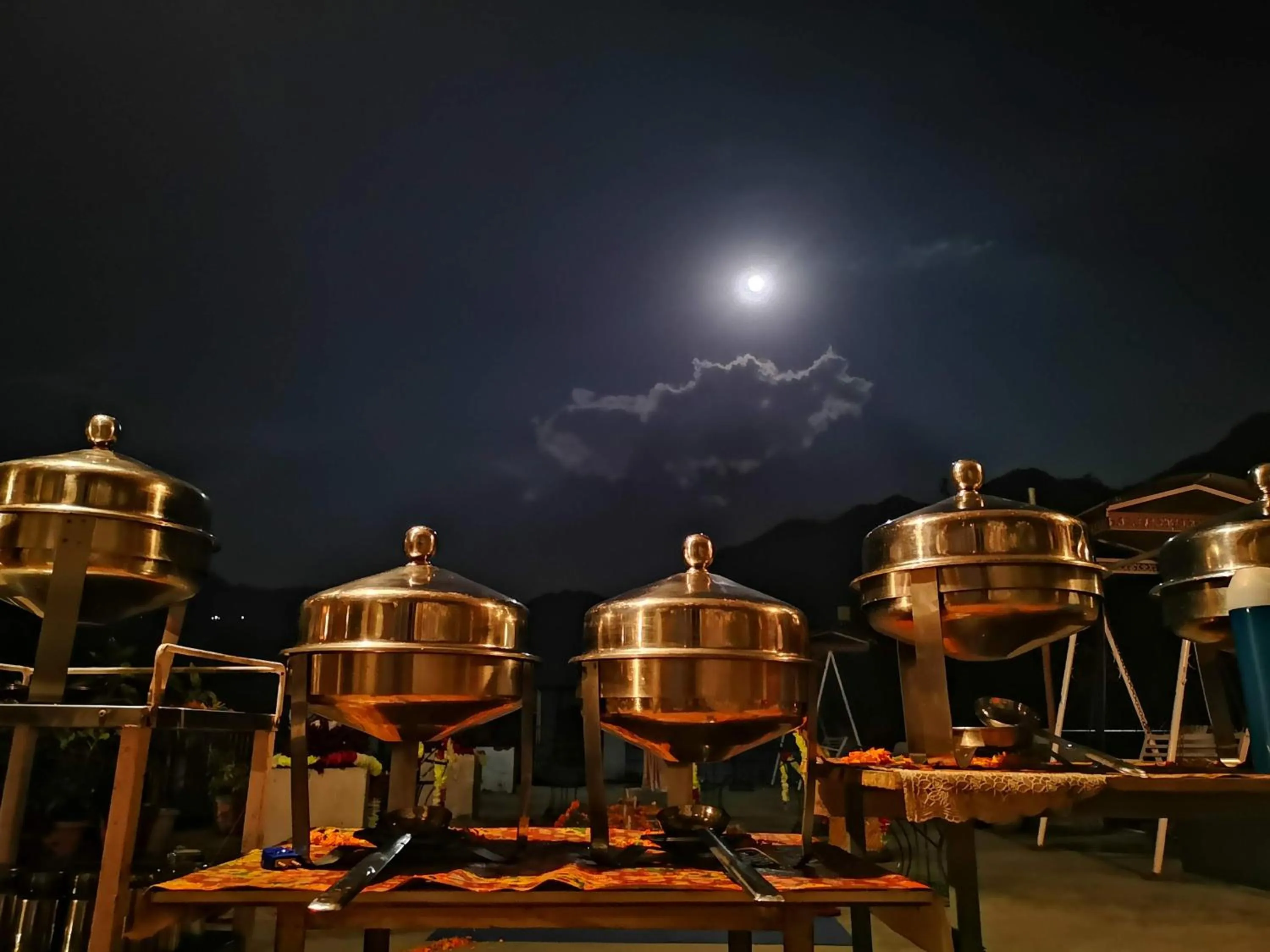 Night in Hill Top Swiss Cottage