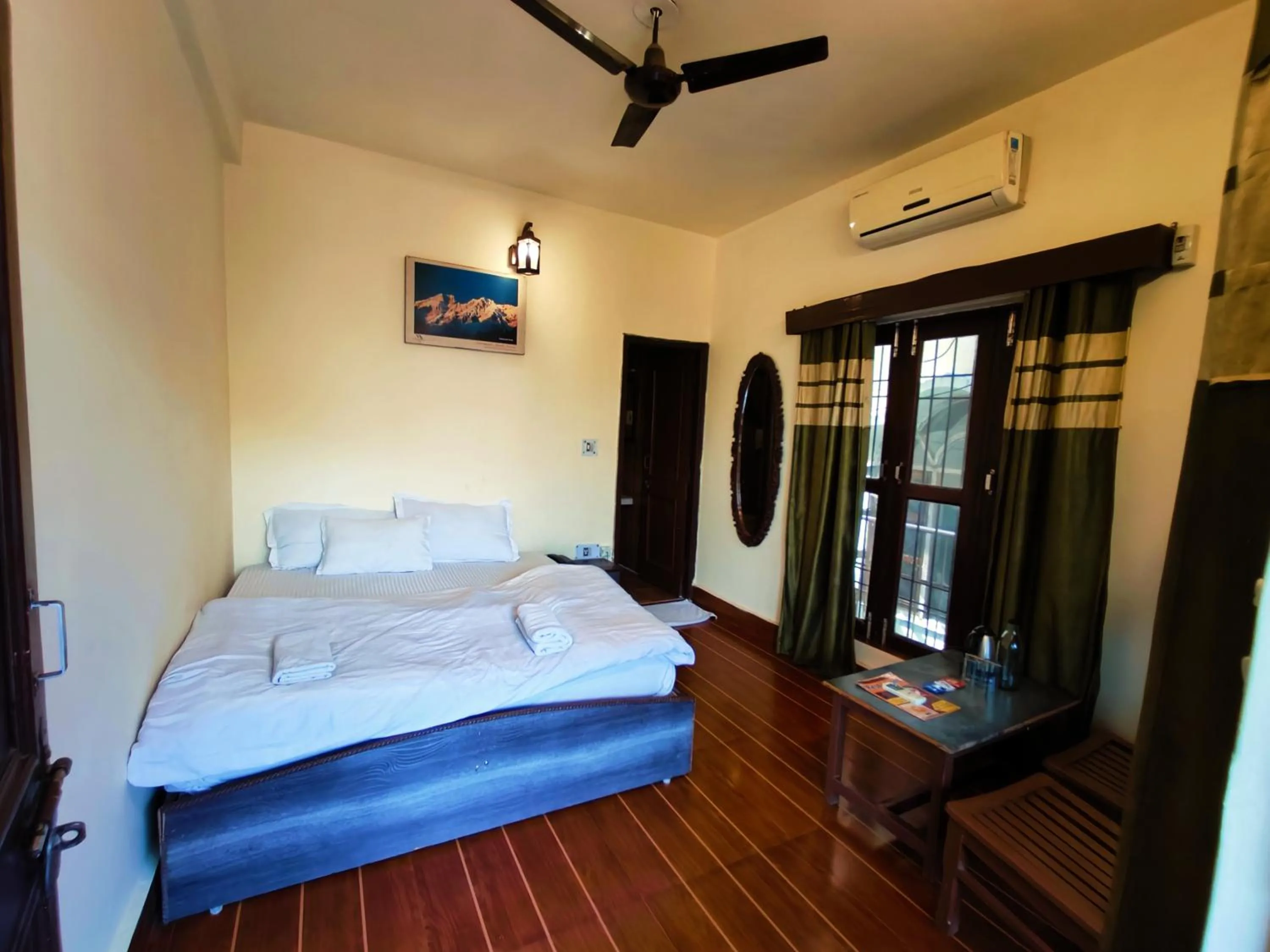 Bedroom, Bed in Hill Top Swiss Cottage